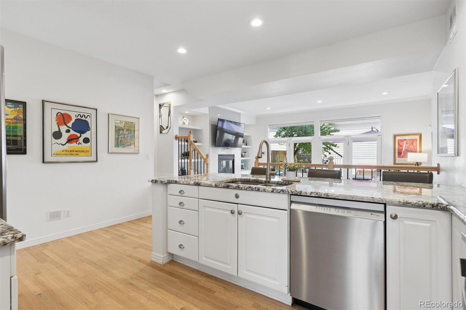 MLS Image #6 for 122  jackson street,denver, Colorado