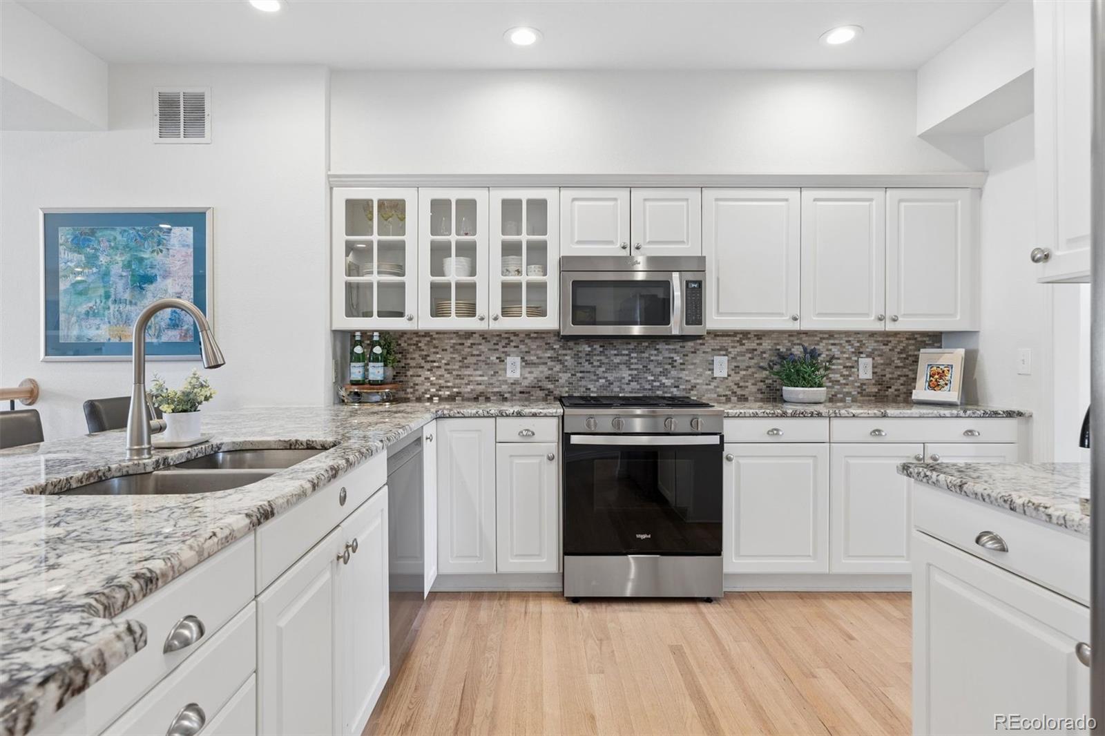MLS Image #7 for 122  jackson street,denver, Colorado