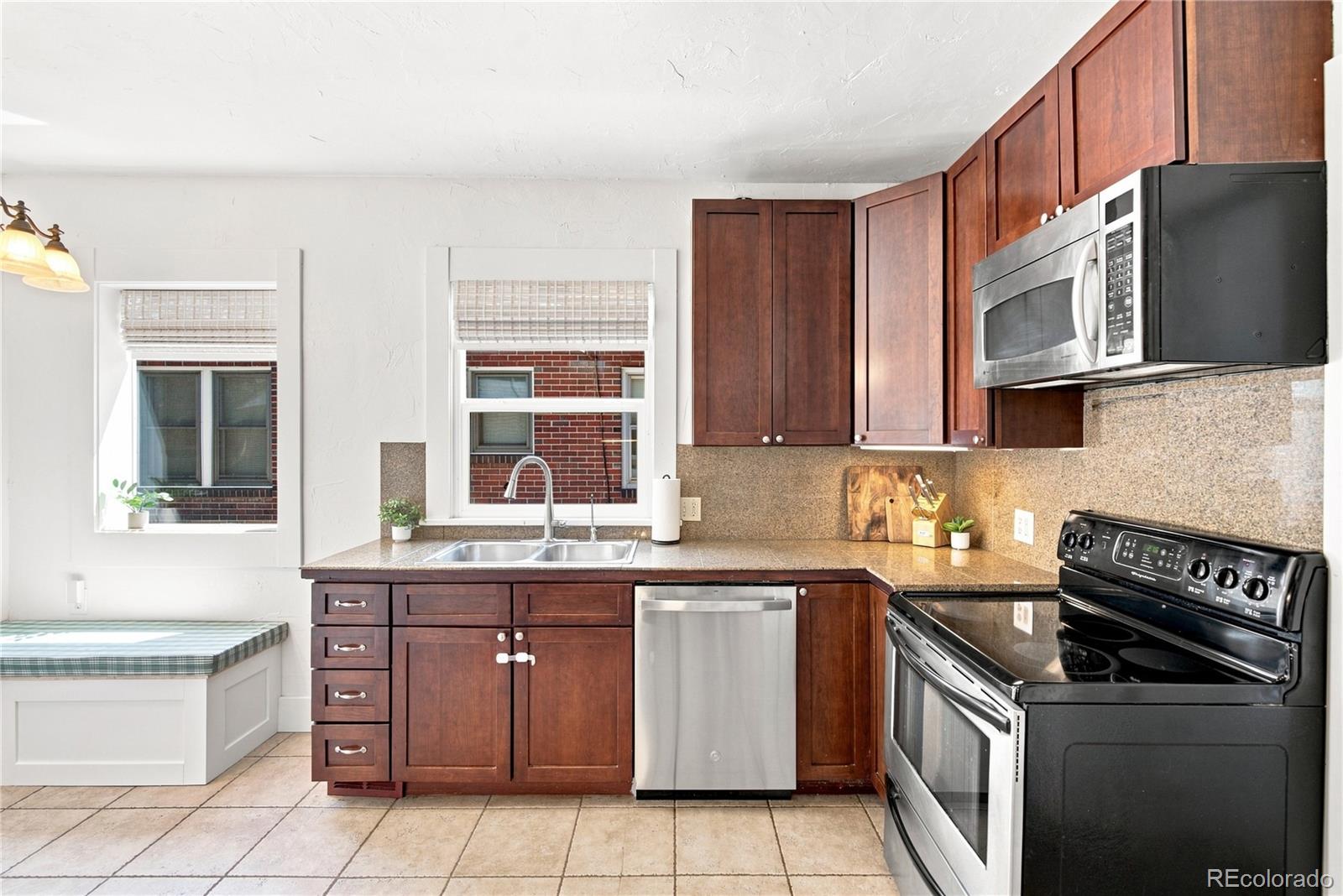 MLS Image #15 for 1987 s sherman street,denver, Colorado
