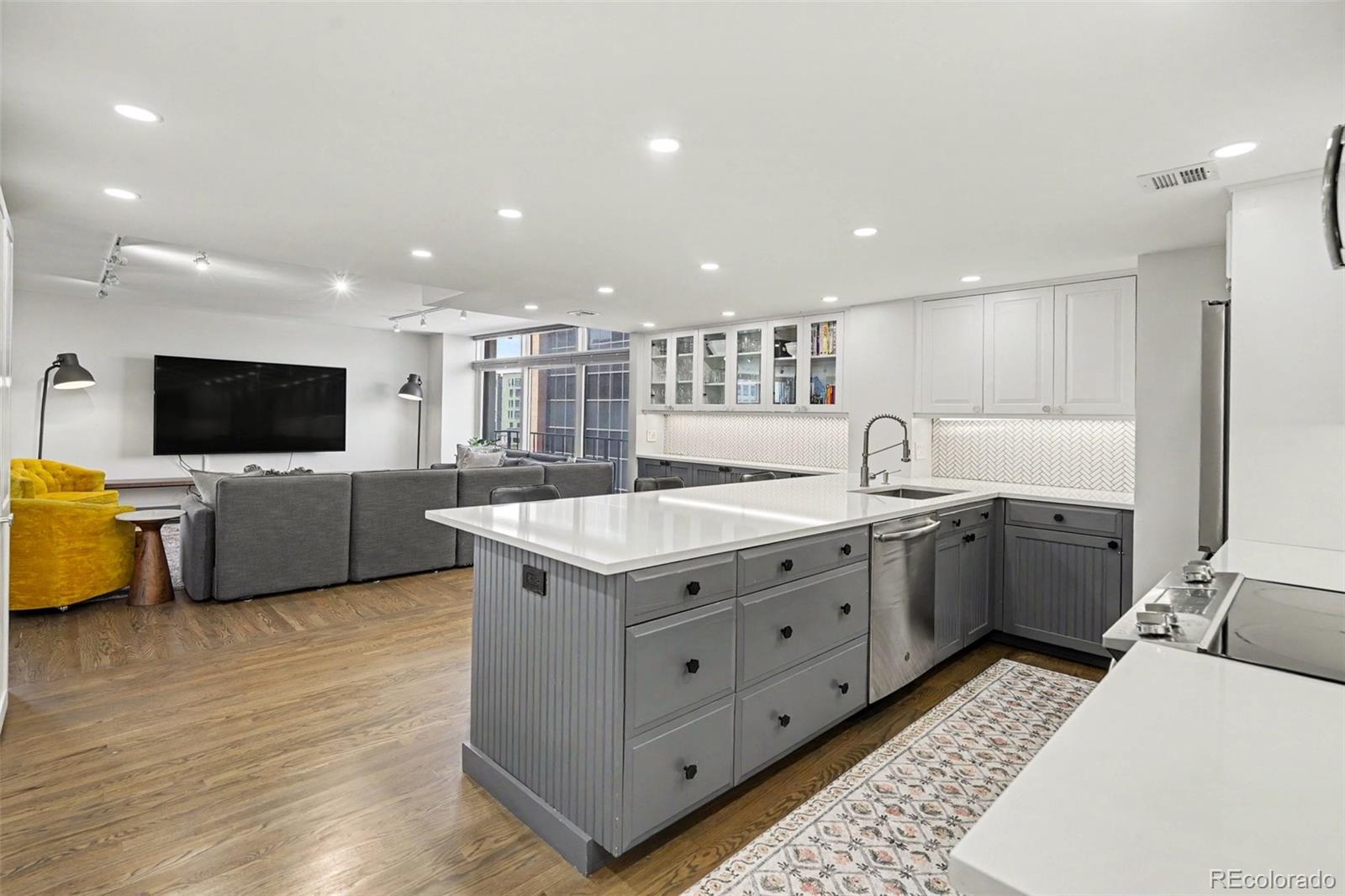 MLS Image #9 for 1777  larimer street,denver, Colorado