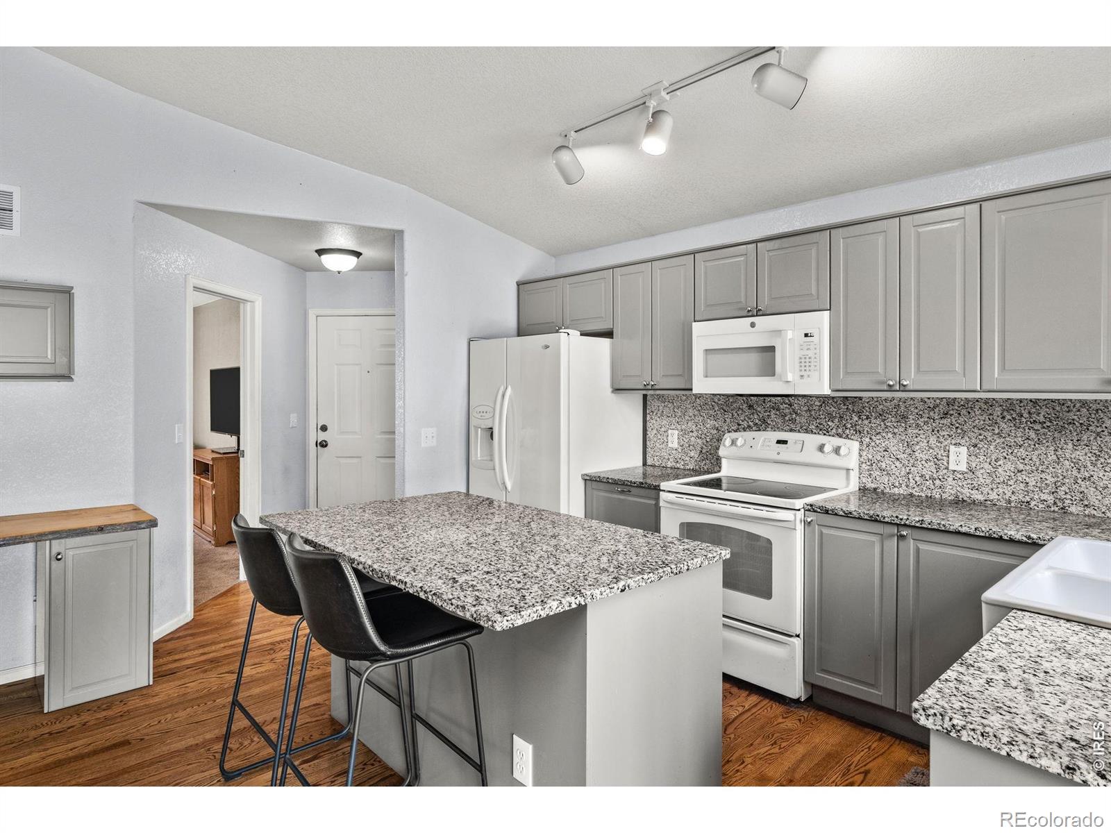 MLS Image #6 for 729  mathews circle,erie, Colorado