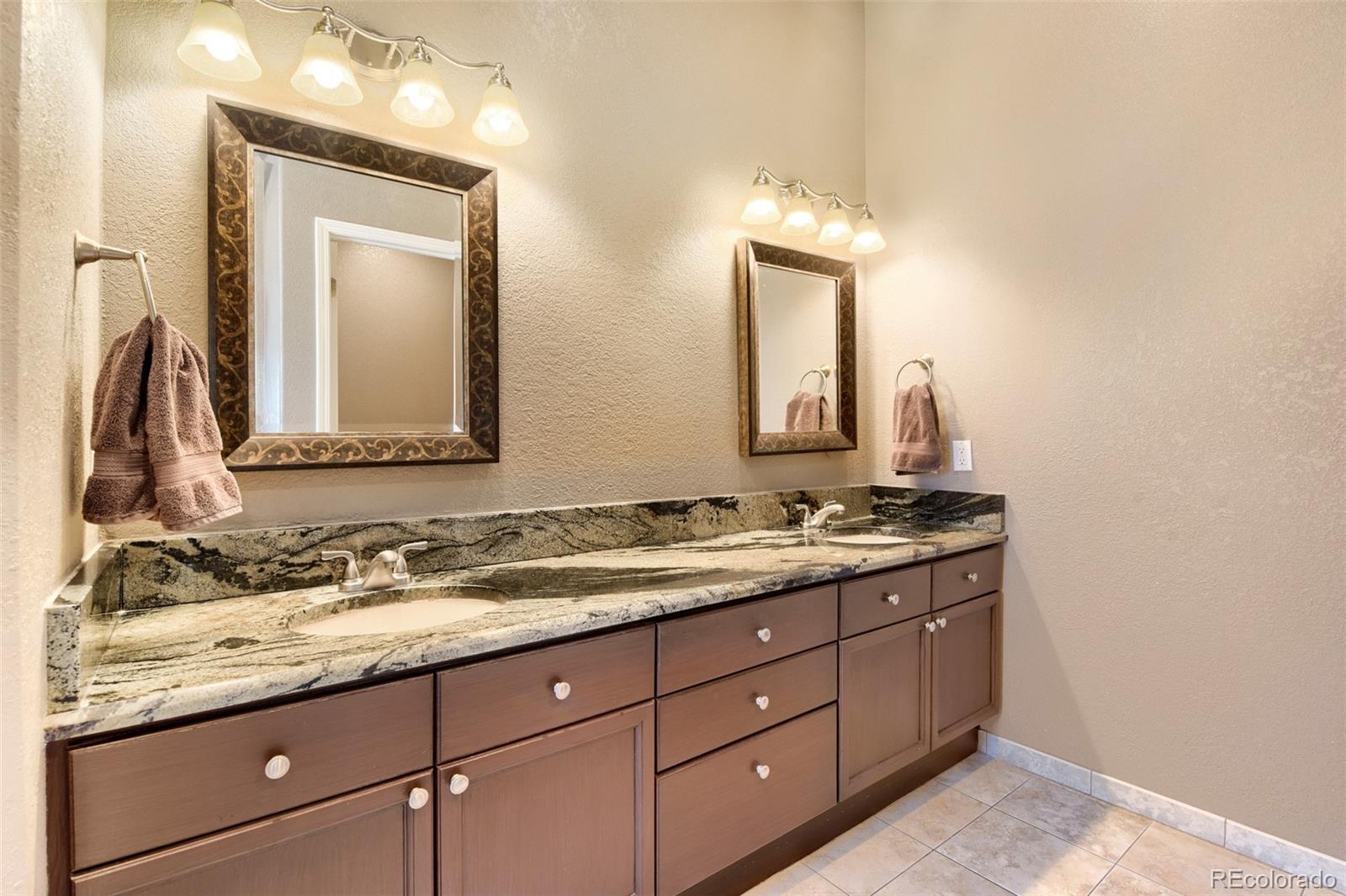 MLS Image #19 for 10083  oak leaf way,littleton, Colorado