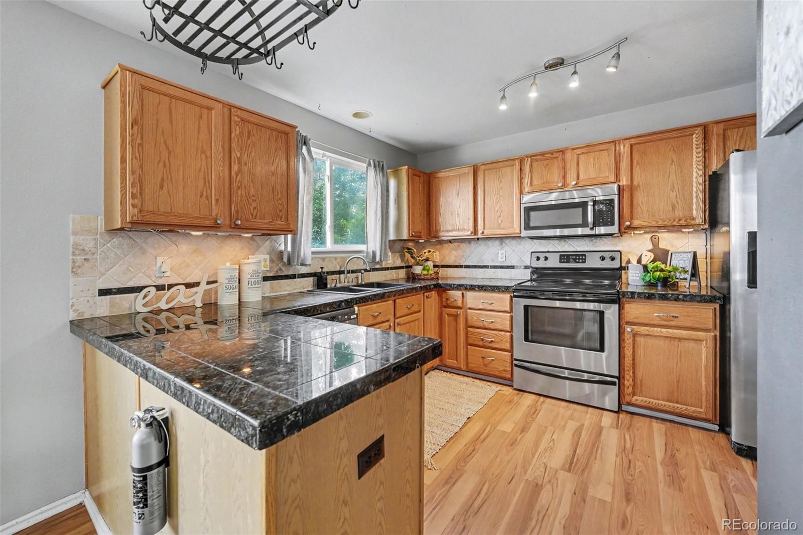MLS Image #7 for 2552 e 116th avenue,denver, Colorado