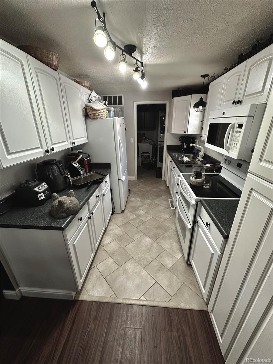 MLS Image #3 for 1057  ponderosa circle,longmont, Colorado