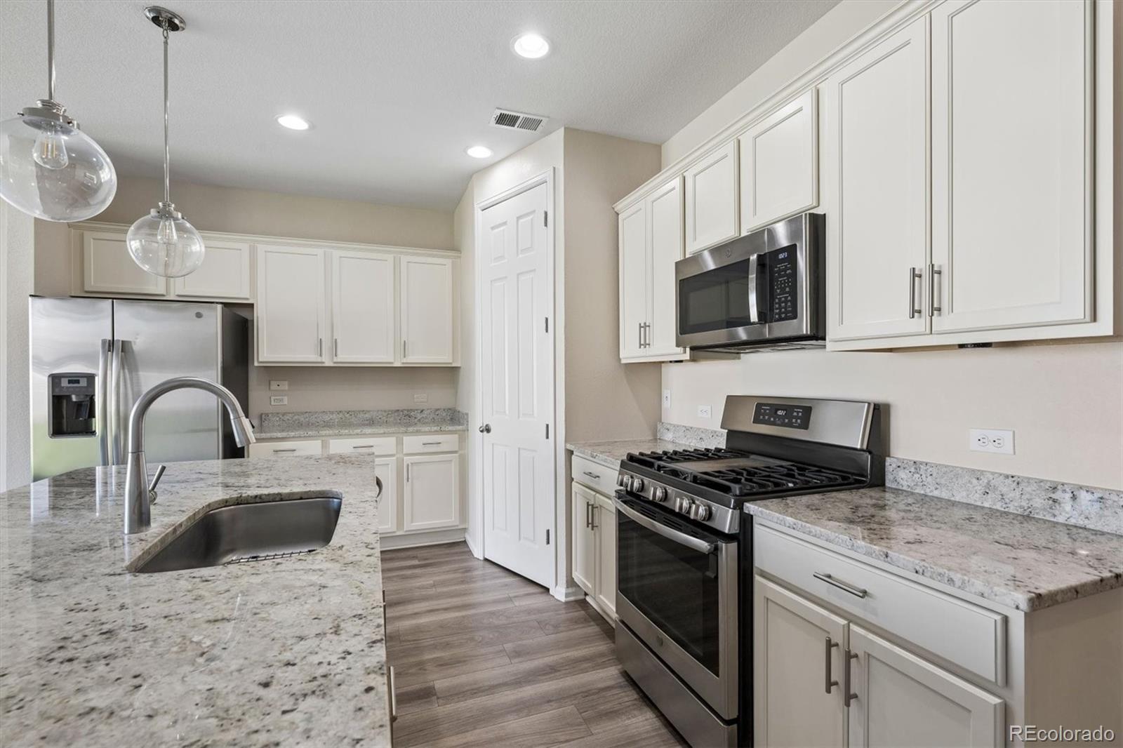 MLS Image #8 for 10595  akron street,henderson, Colorado