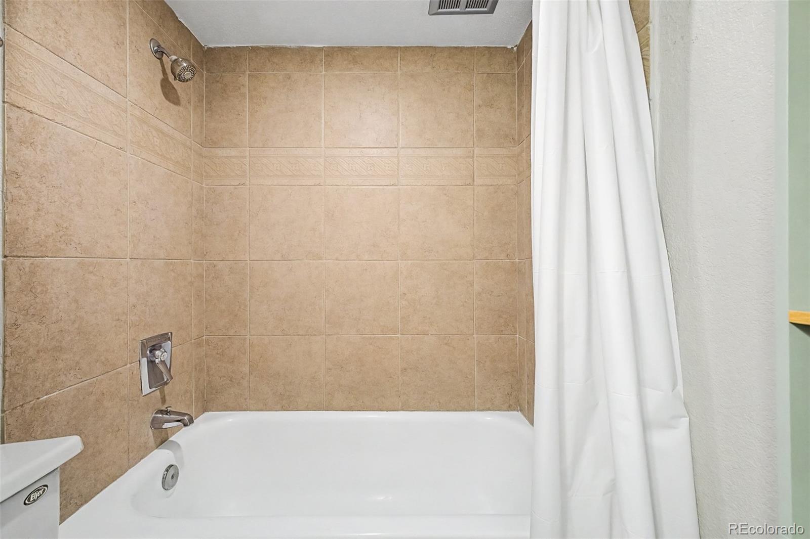 MLS Image #16 for 909 n logan street,denver, Colorado