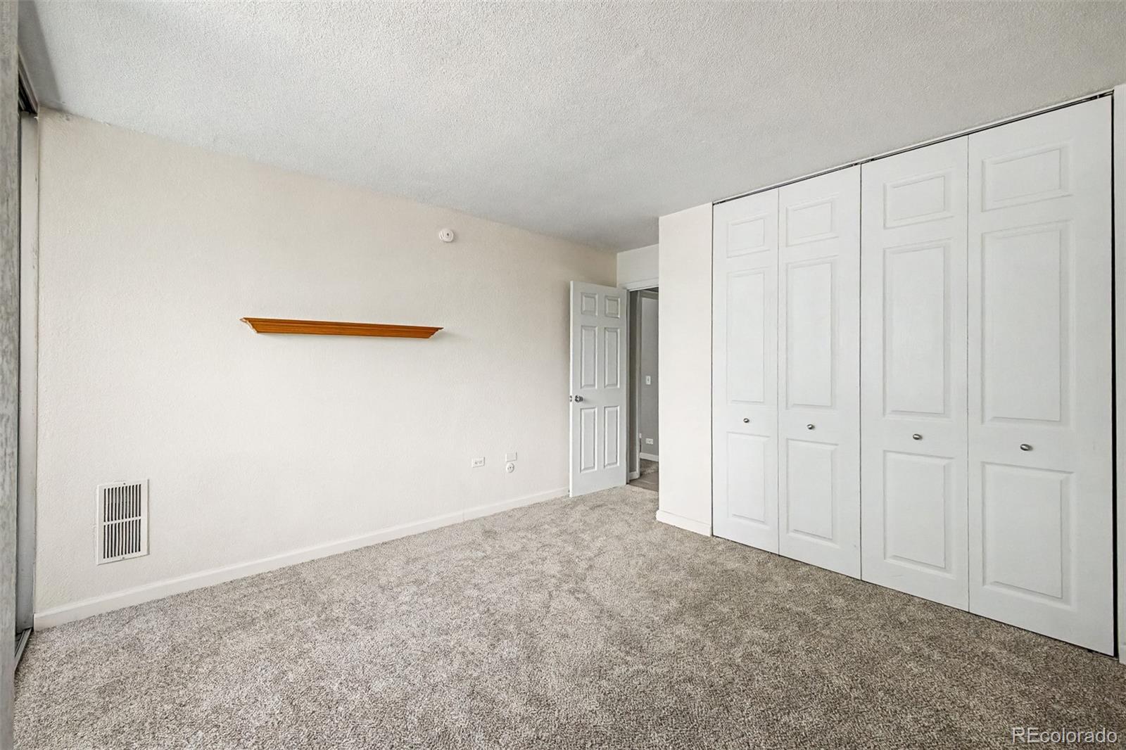 MLS Image #18 for 909 n logan street,denver, Colorado