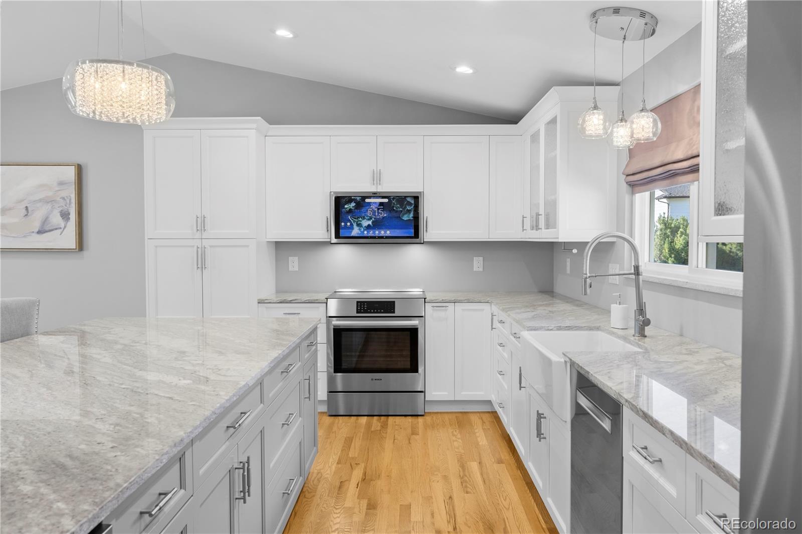 MLS Image #6 for 11025 e berry avenue,englewood, Colorado
