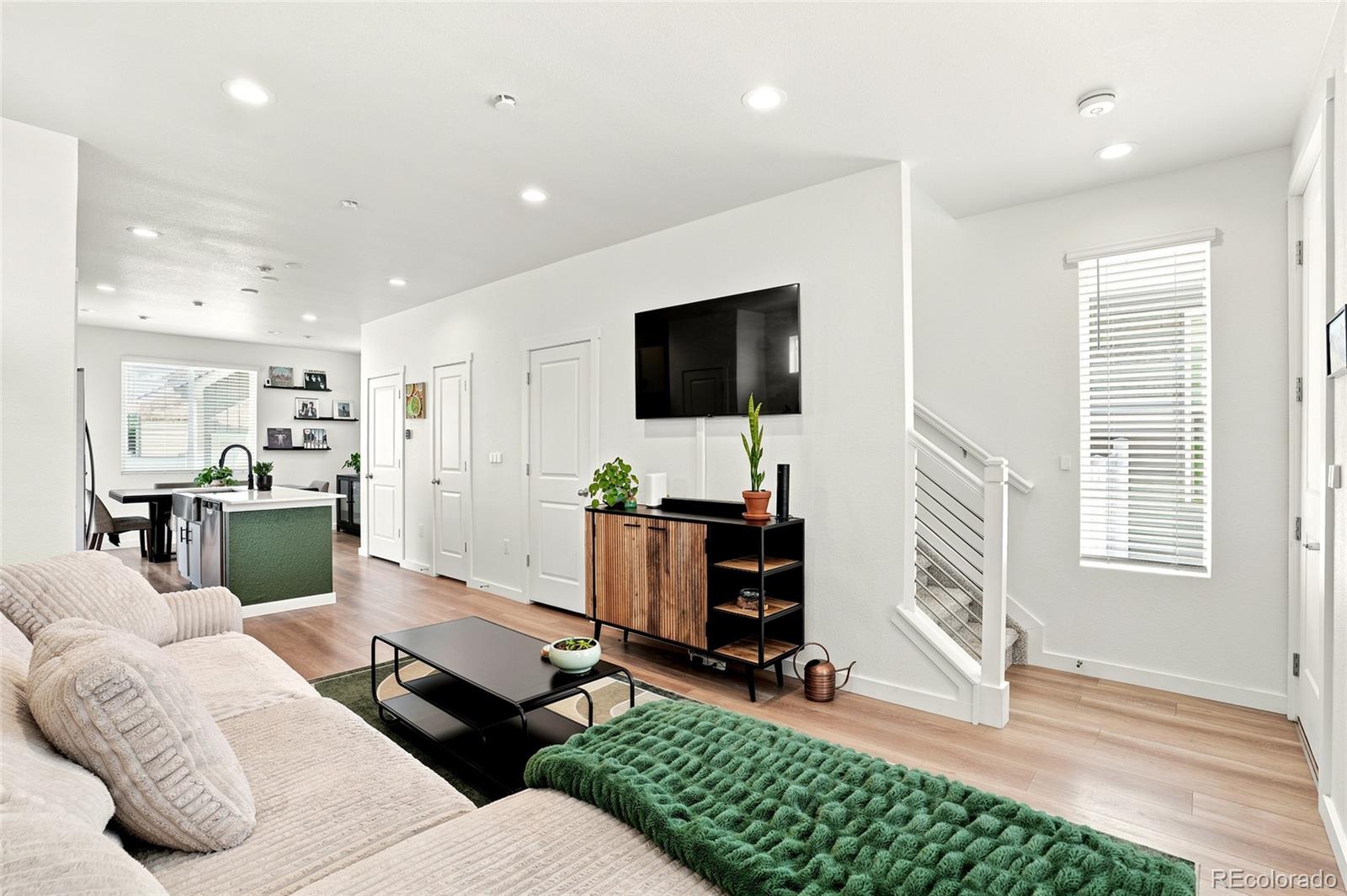 MLS Image #2 for 5026 n walden way,denver, Colorado