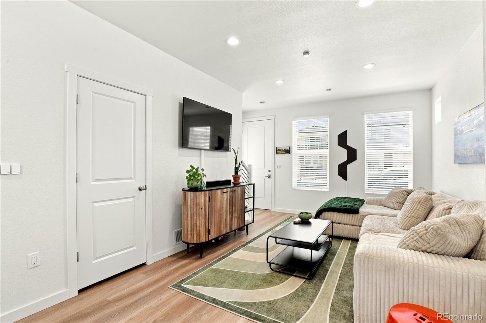 MLS Image #3 for 5026 n walden way,denver, Colorado