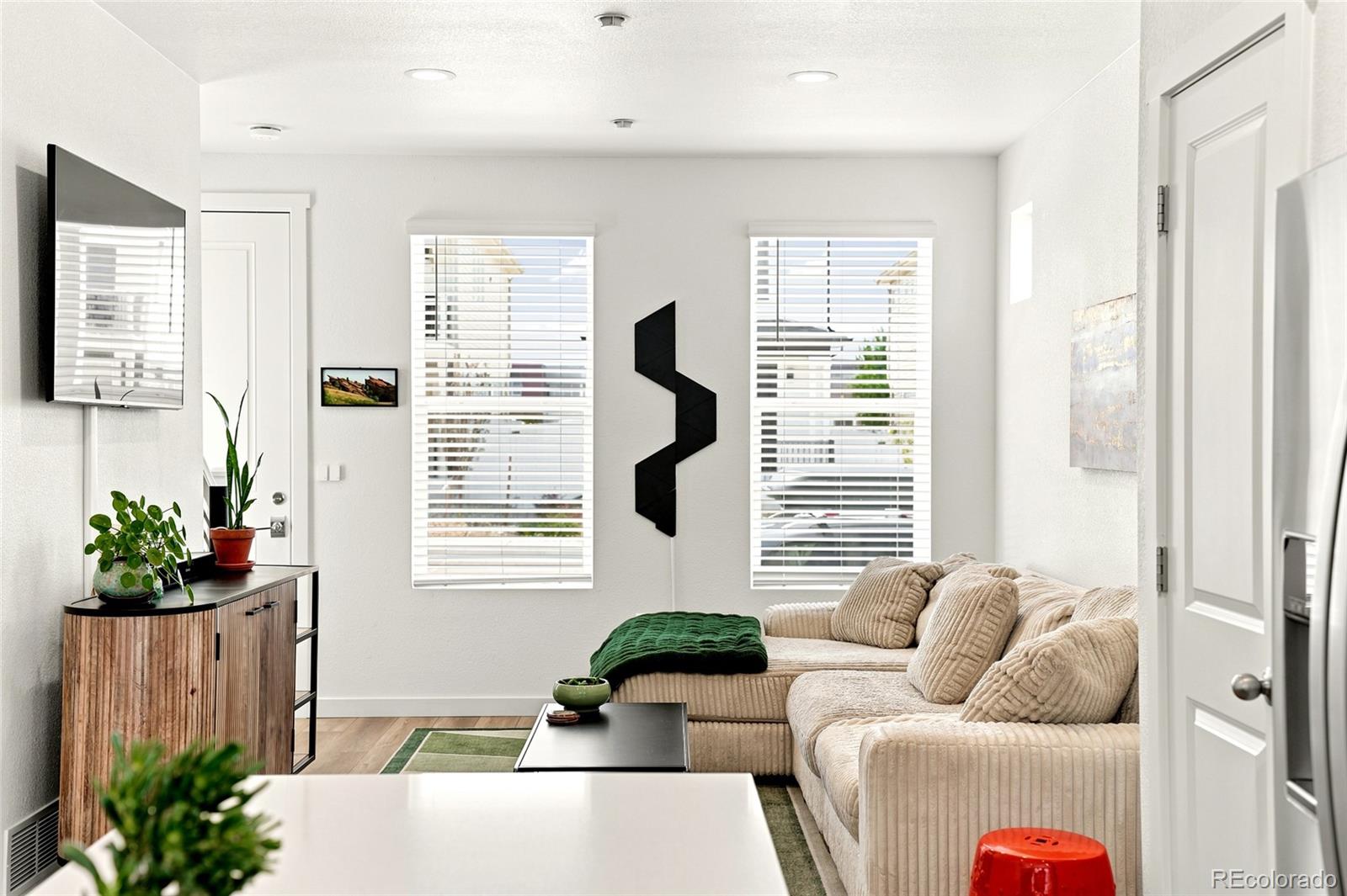 MLS Image #6 for 5026 n walden way,denver, Colorado