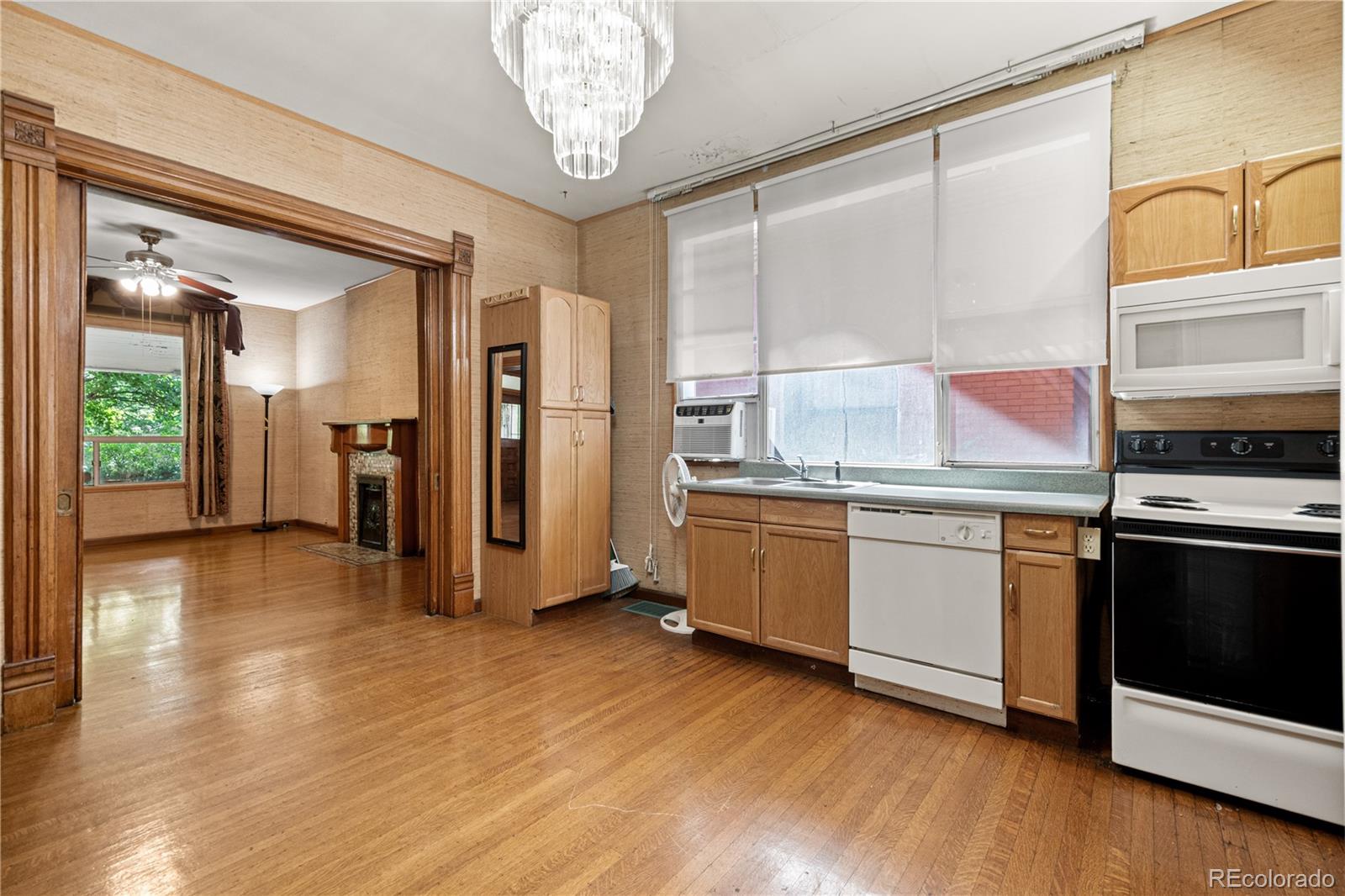 MLS Image #13 for 1325  josephine street,denver, Colorado