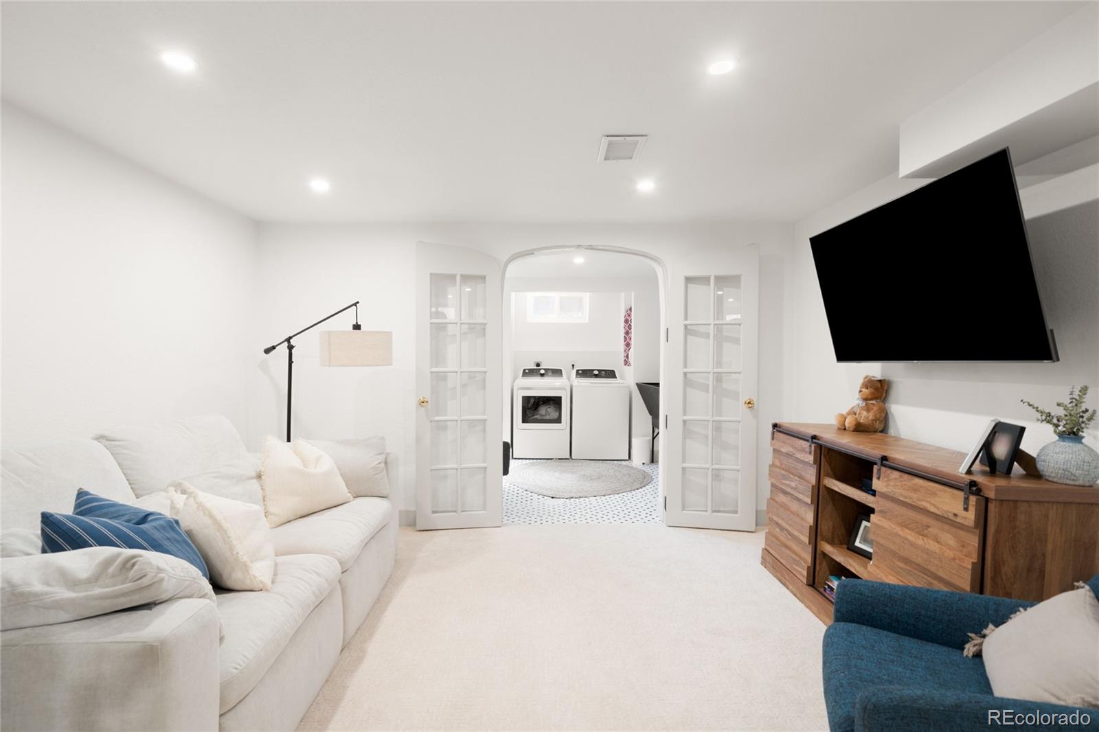 MLS Image #31 for 2068  jasmine street,denver, Colorado