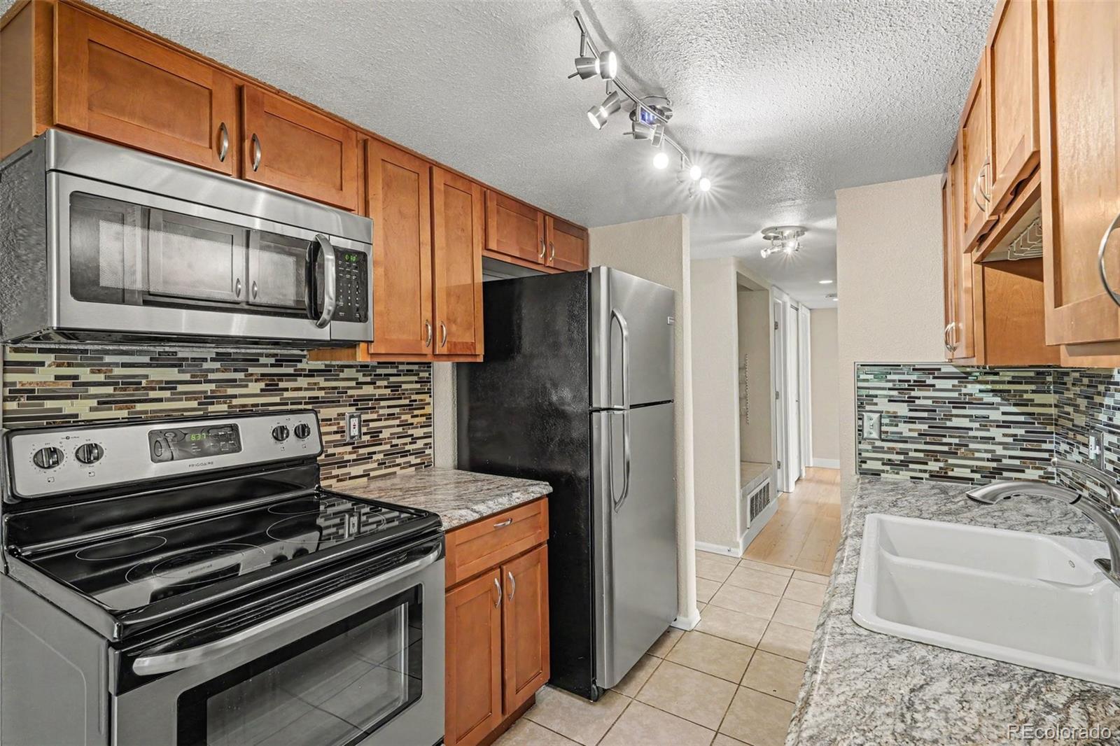 MLS Image #5 for 9867 e peakview avenue e06,englewood, Colorado