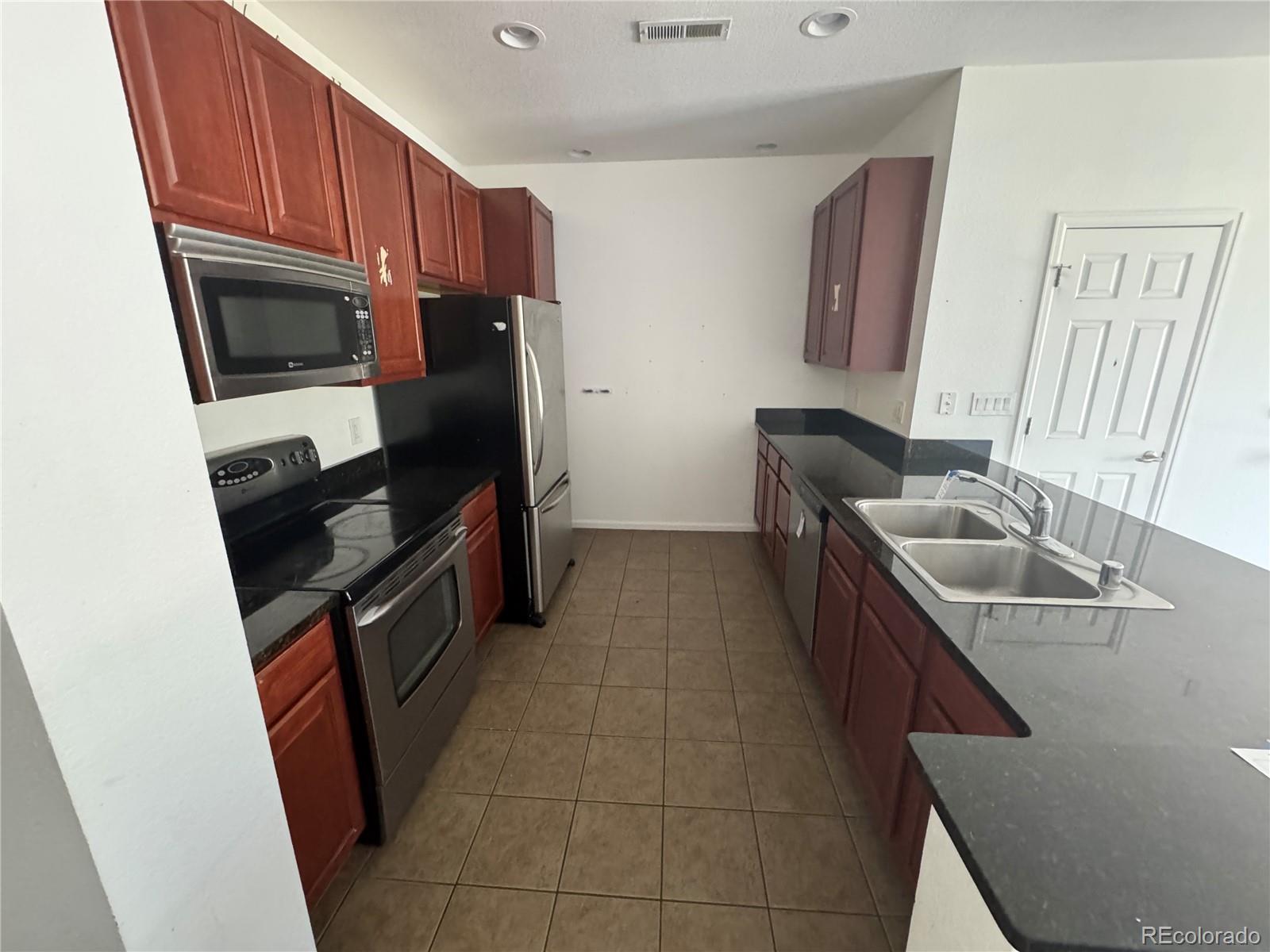 MLS Image #3 for 9782  cherry lane,denver, Colorado
