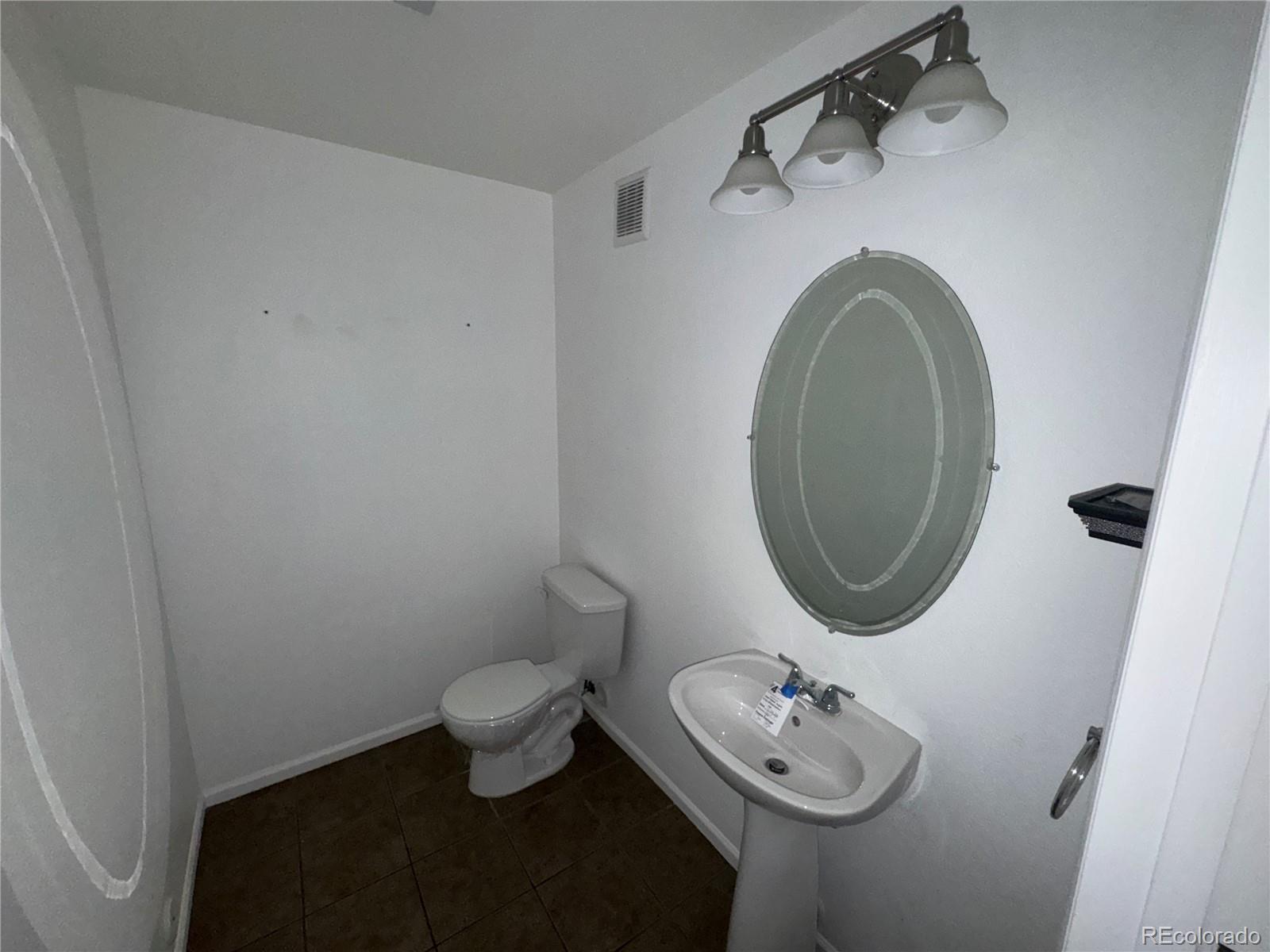 MLS Image #7 for 9782  cherry lane,denver, Colorado