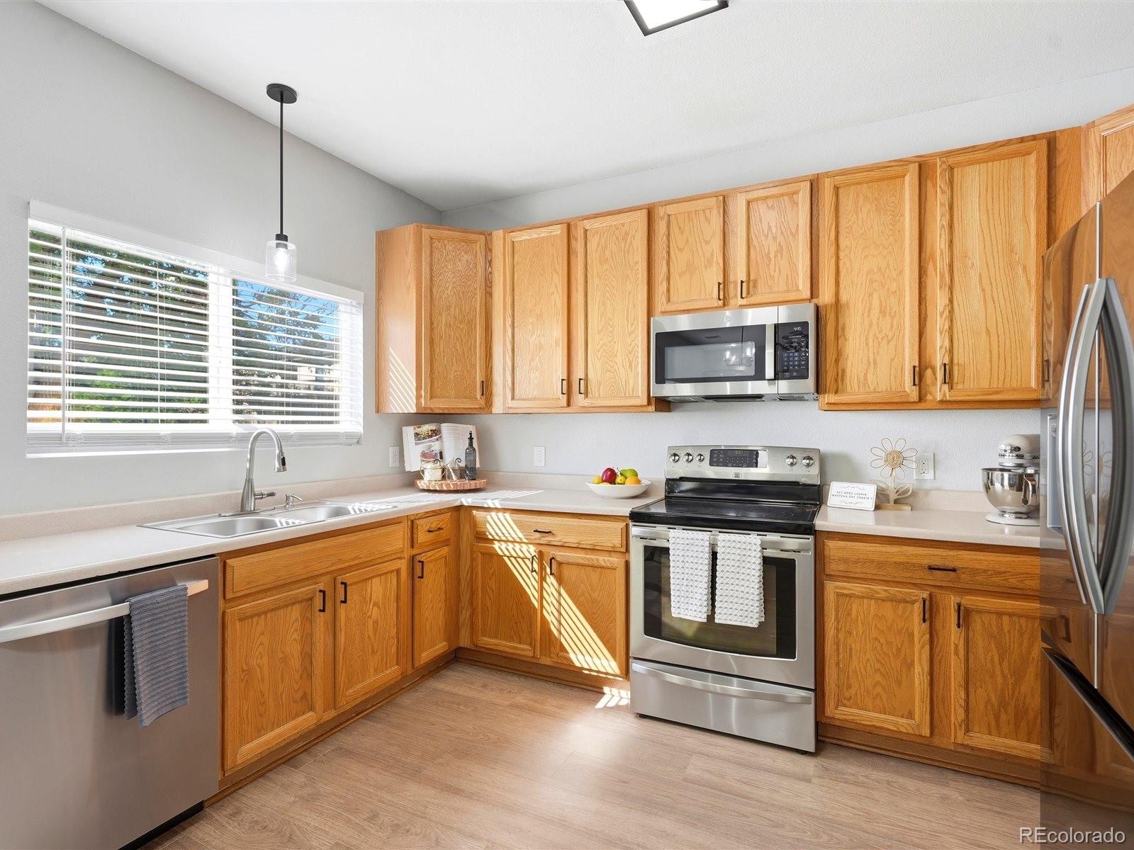 MLS Image #11 for 339  ivory circle,aurora, Colorado