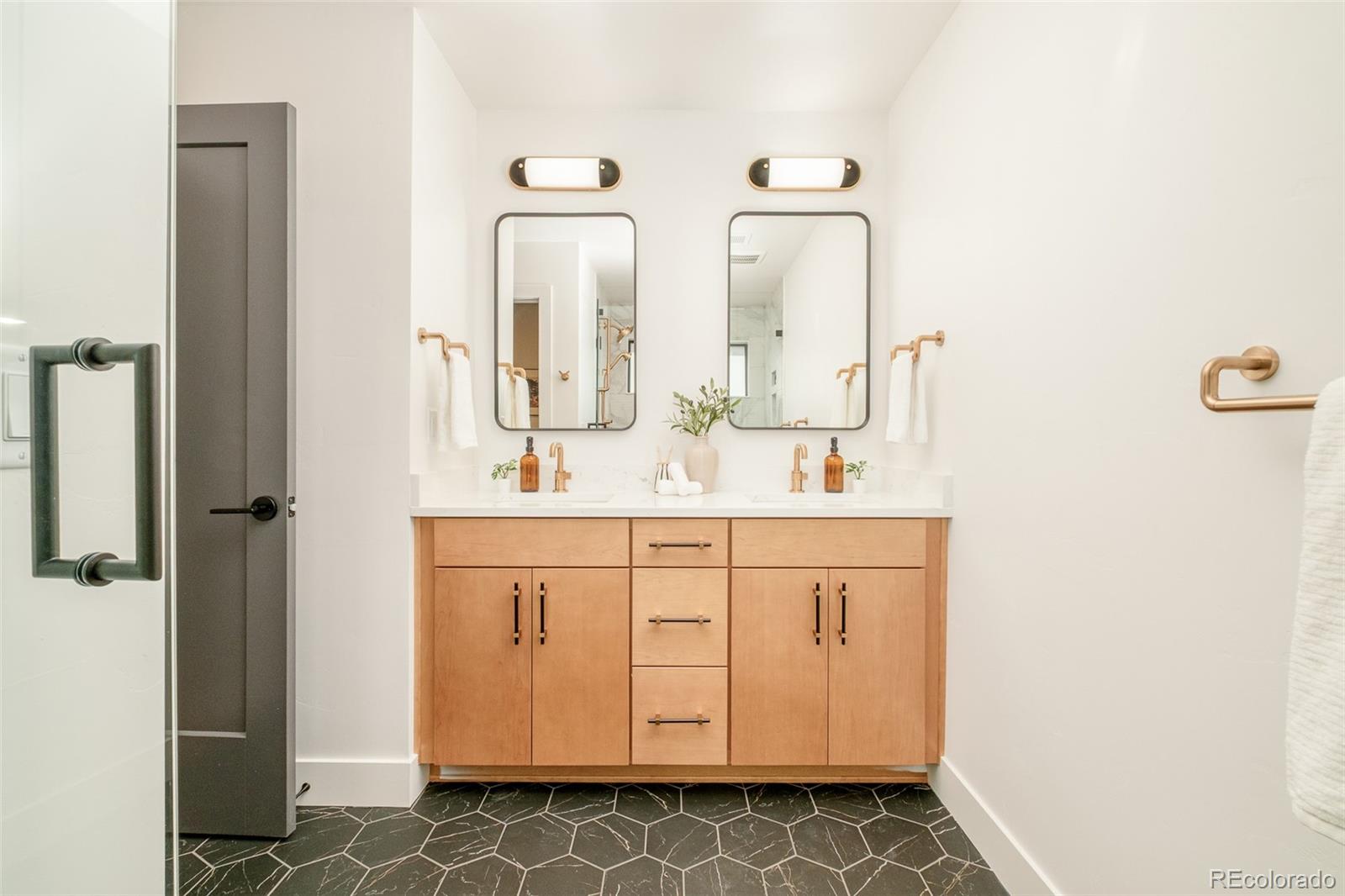 MLS Image #24 for 2411 s lafayette street,denver, Colorado