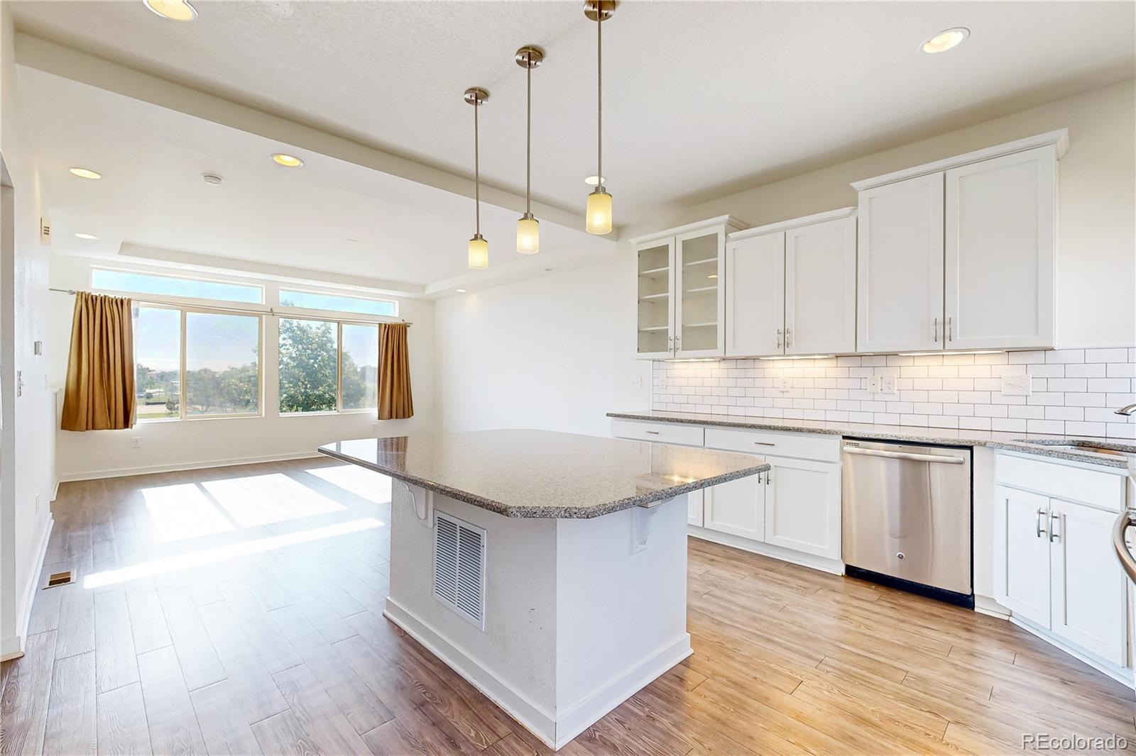 MLS Image #19 for 5038 n andes way,denver, Colorado