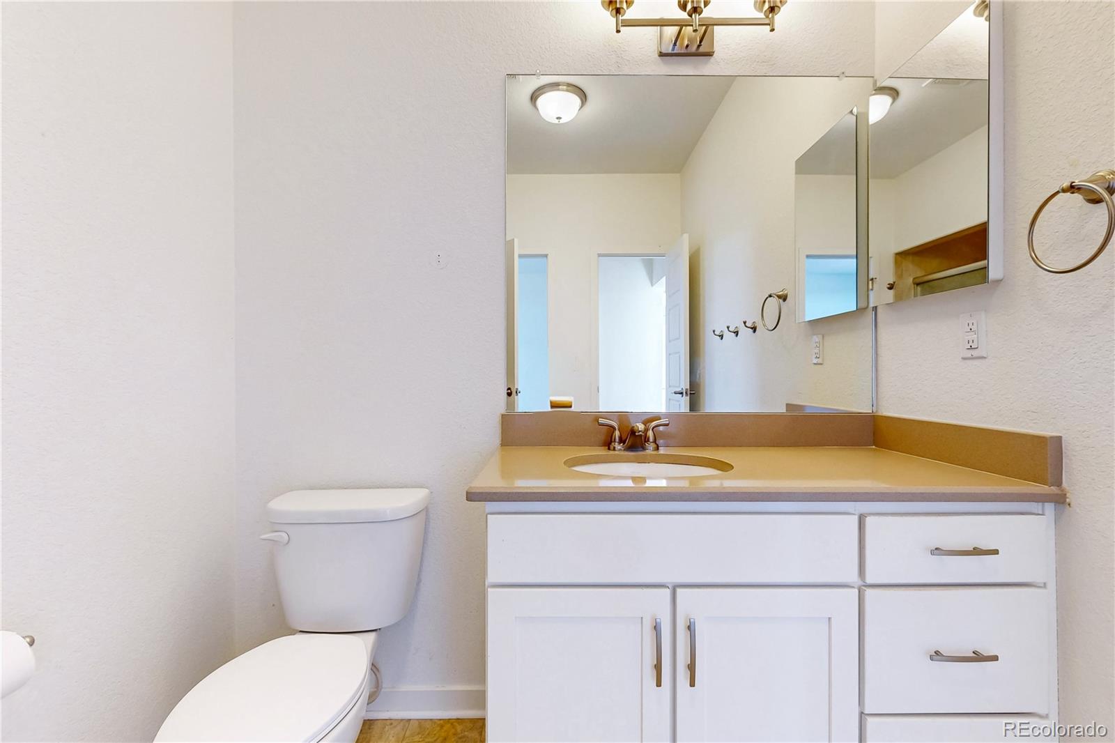 MLS Image #22 for 5038 n andes way,denver, Colorado