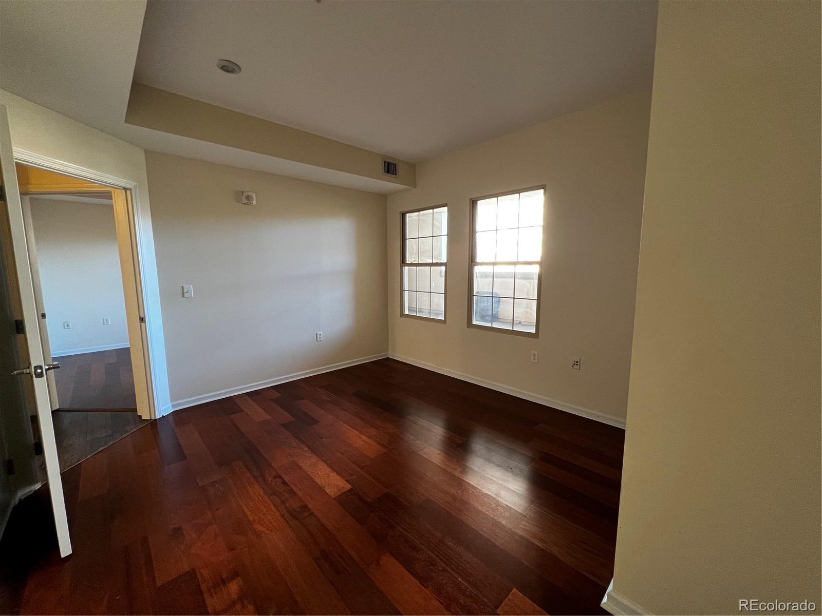 MLS Image #11 for 925 n lincoln street,denver, Colorado