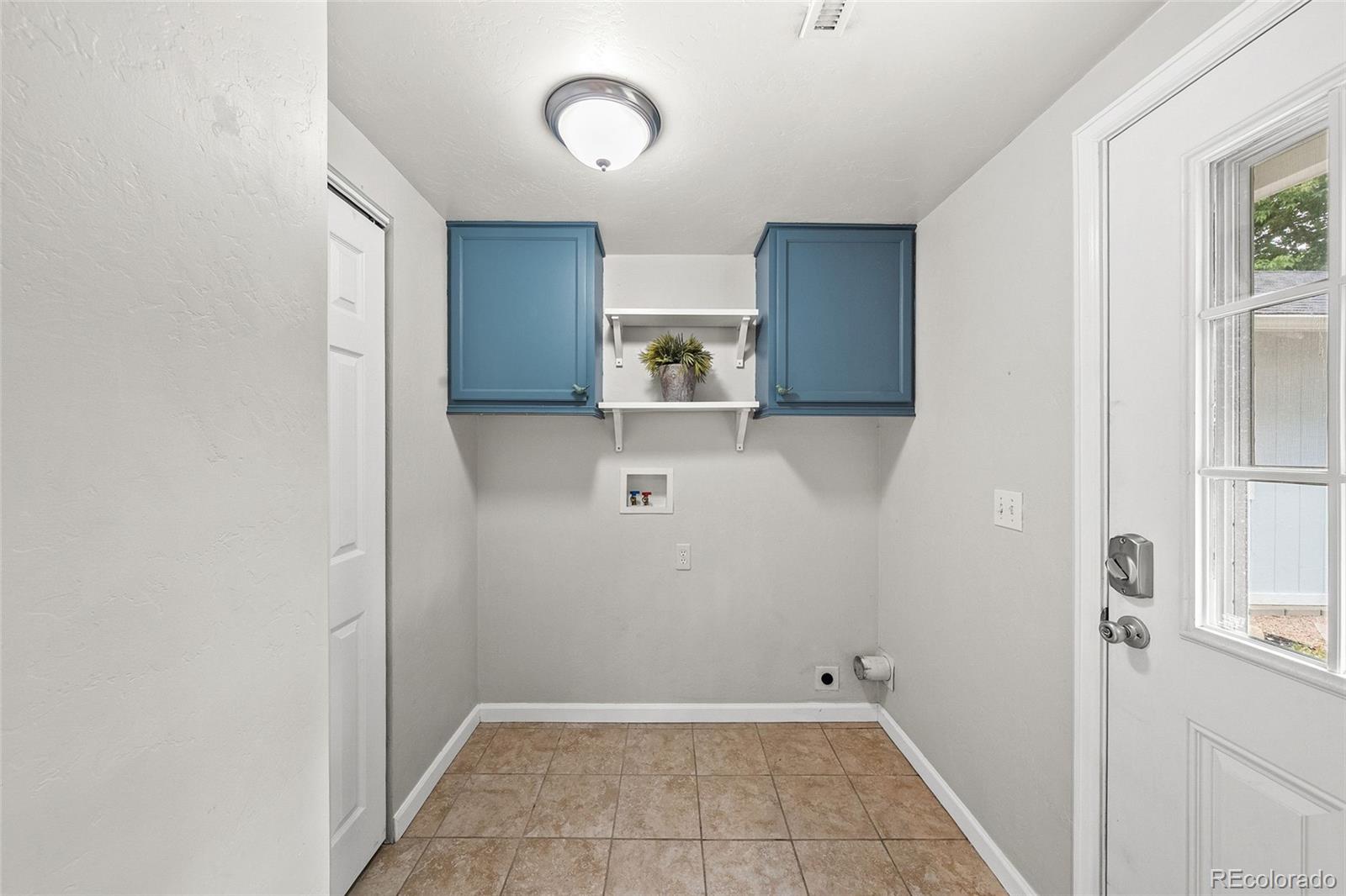 MLS Image #11 for 4676 s lincoln street,englewood, Colorado