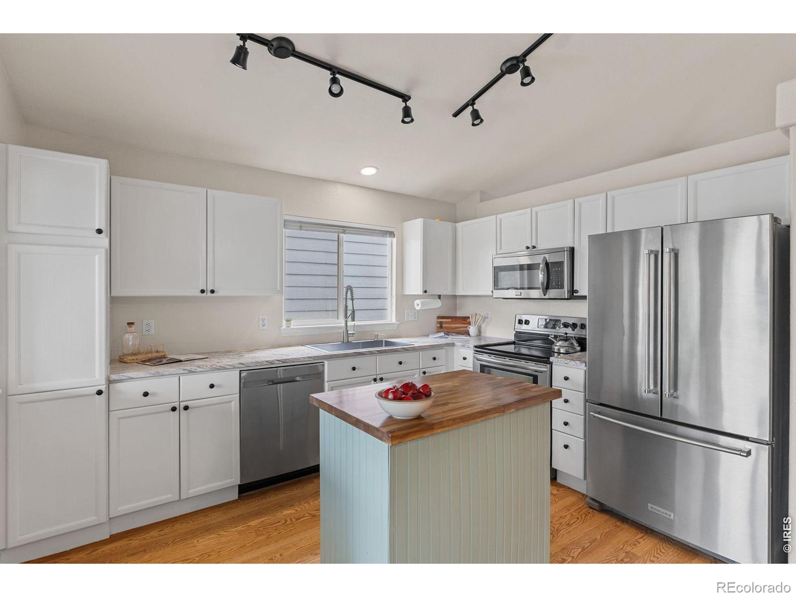 MLS Image #10 for 9712  queenscliffe drive,highlands ranch, Colorado