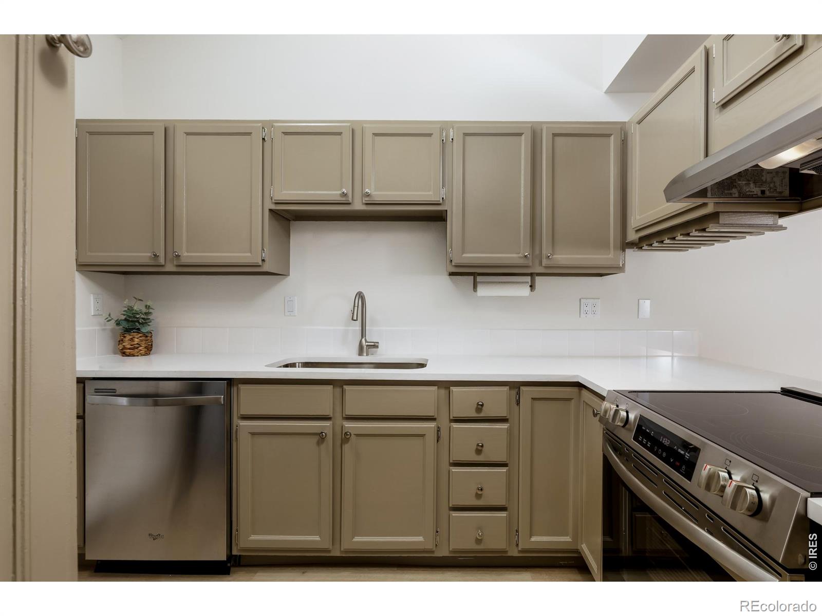 MLS Image #17 for 3118  bell drive,boulder, Colorado