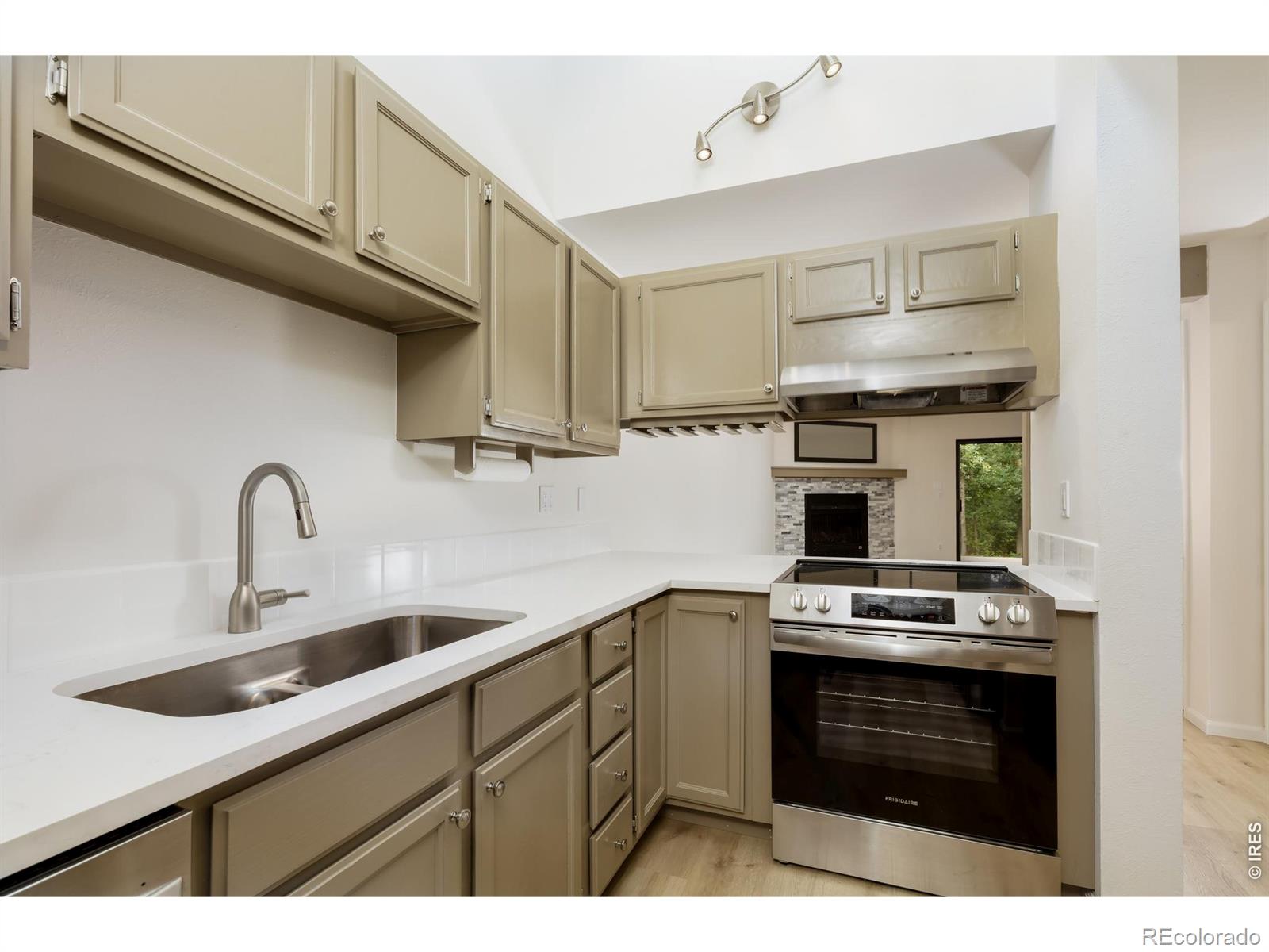 MLS Image #18 for 3118  bell drive,boulder, Colorado