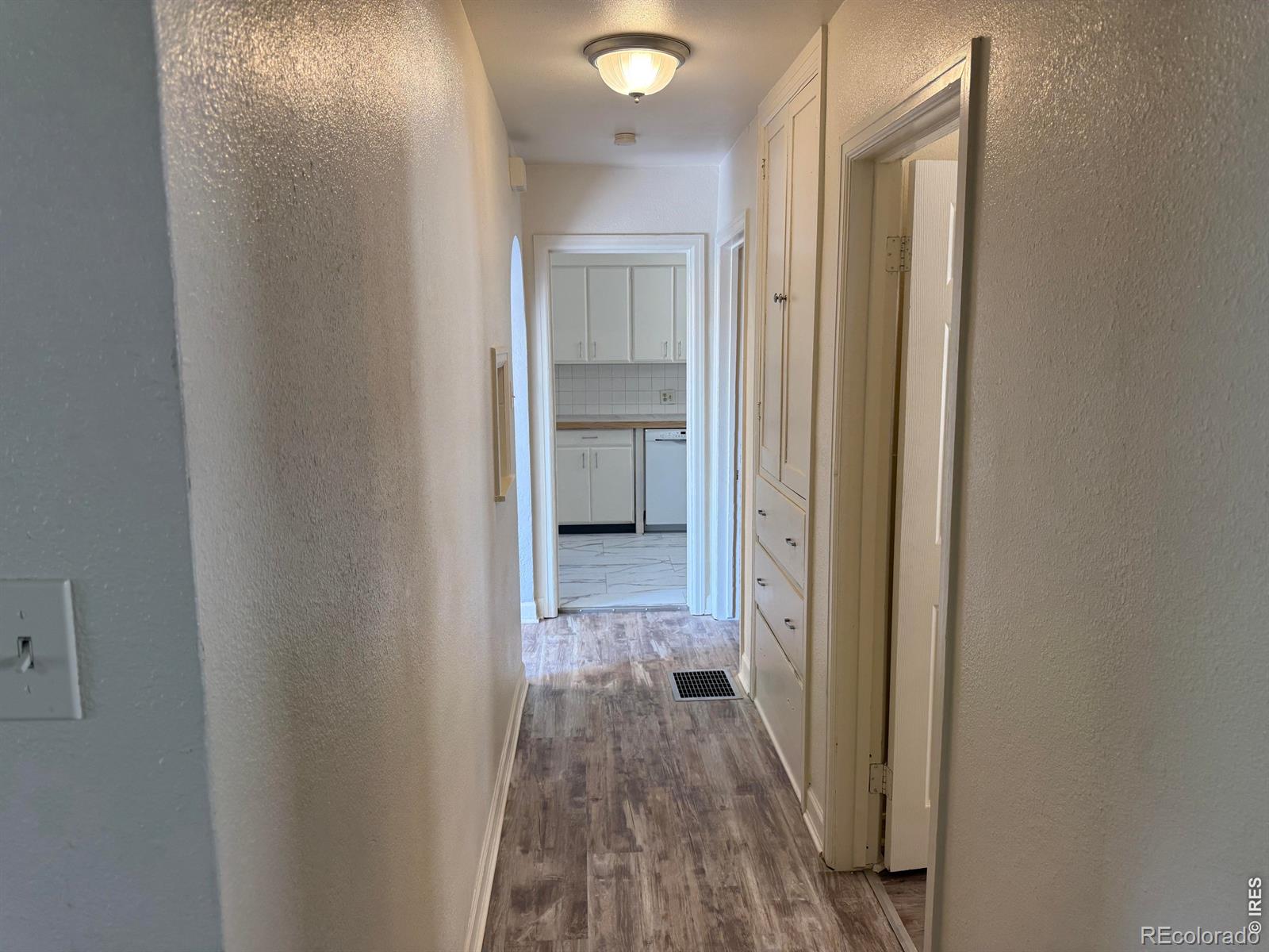 MLS Image #15 for 2005  9th avenue,greeley, Colorado