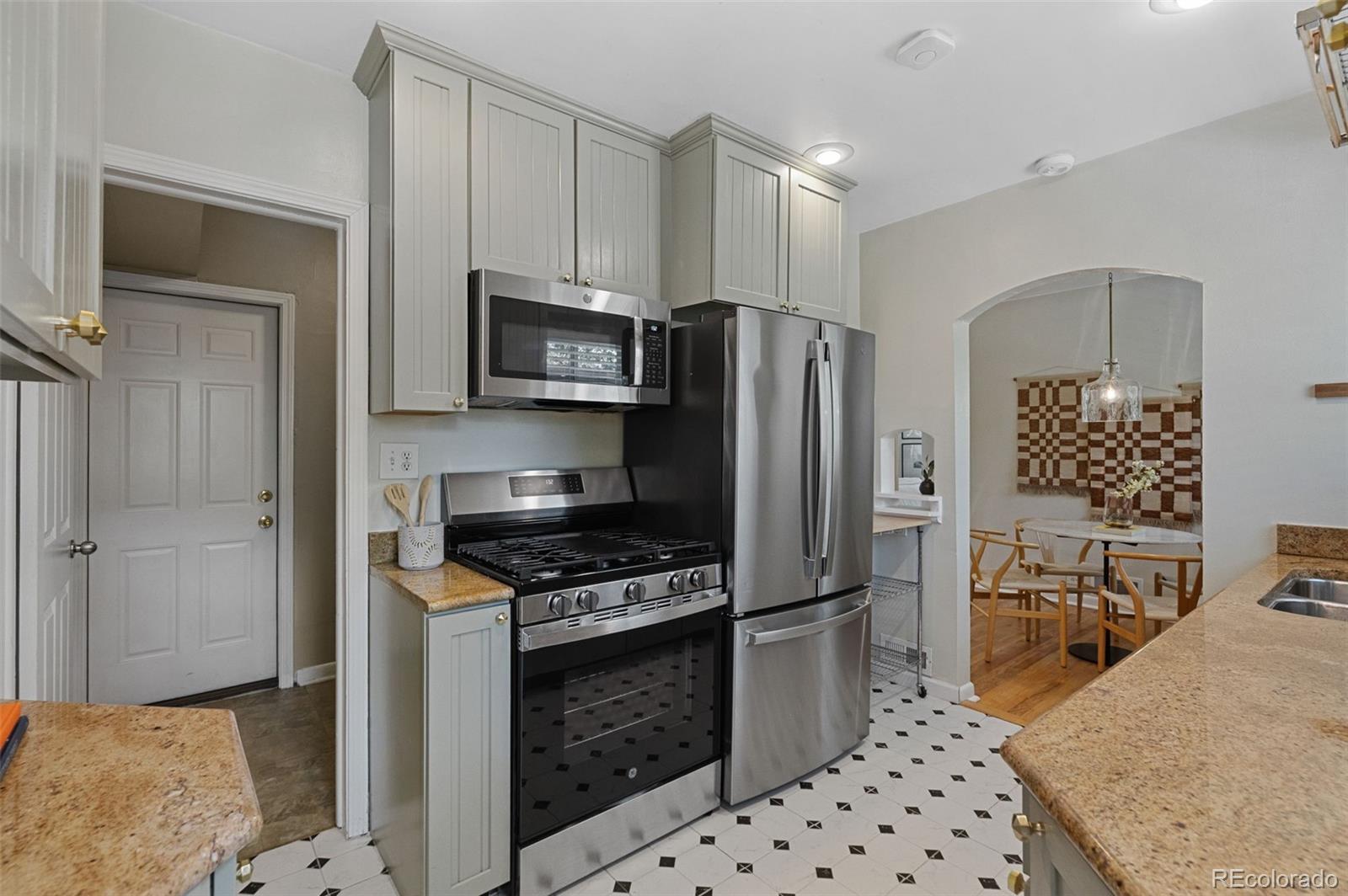 MLS Image #12 for 3067 s downing street,englewood, Colorado