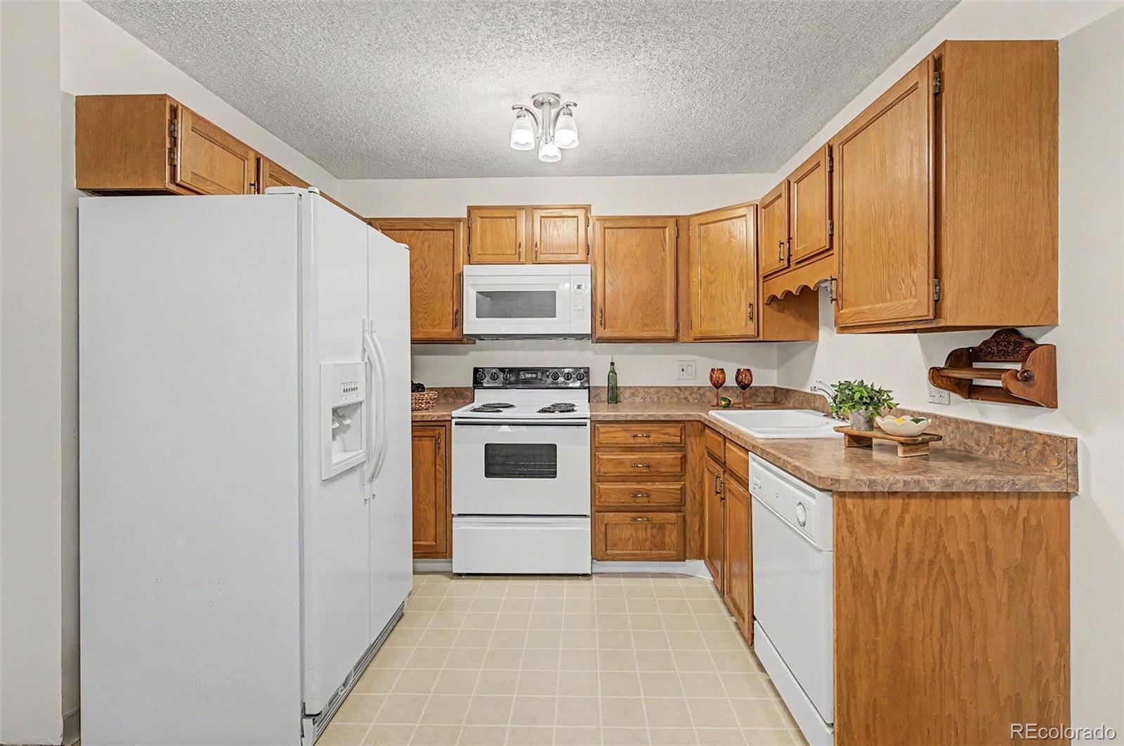 MLS Image #8 for 3184 s heather gardens way,aurora, Colorado