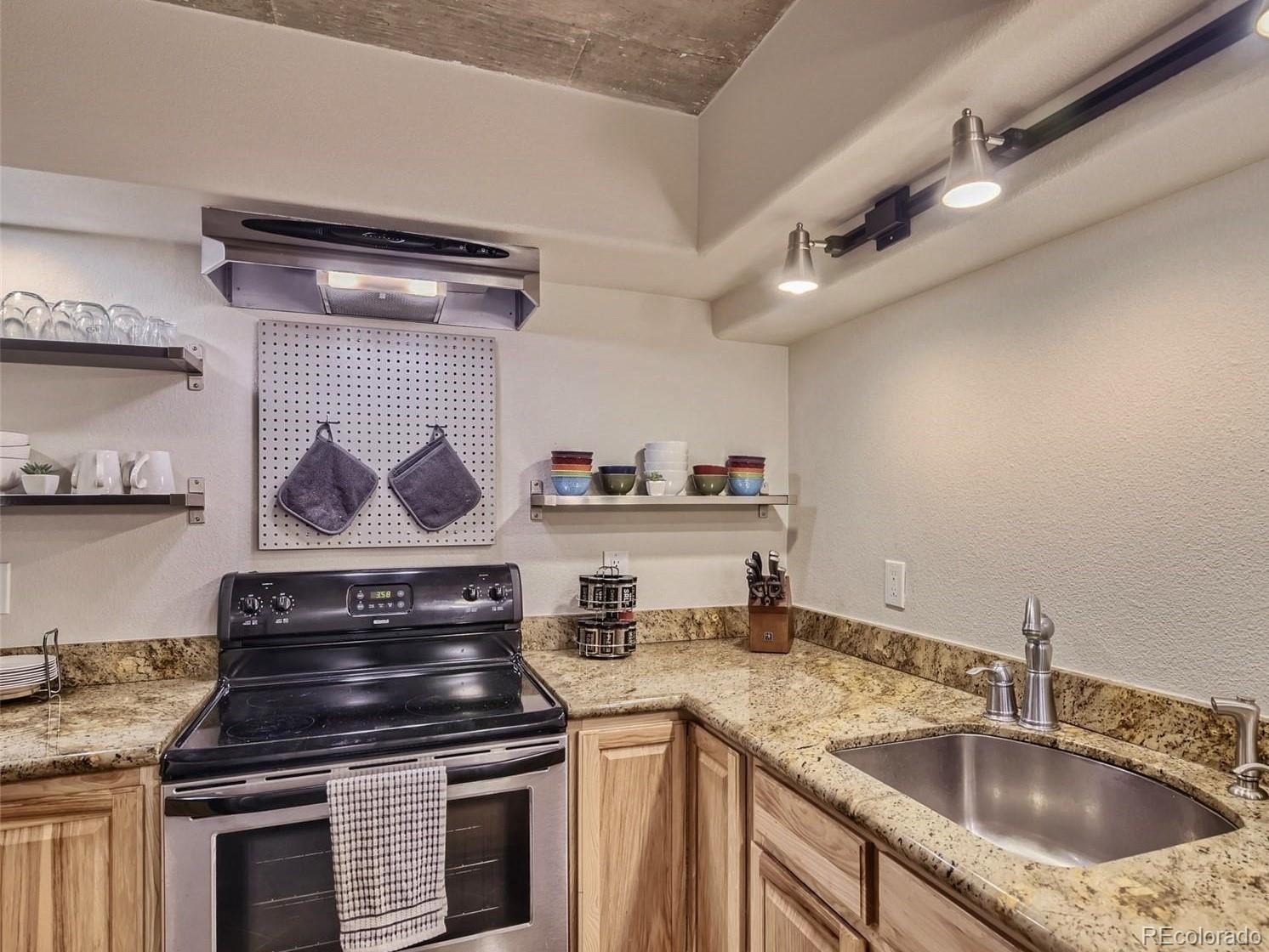 MLS Image #5 for 1020  15th street,denver, Colorado