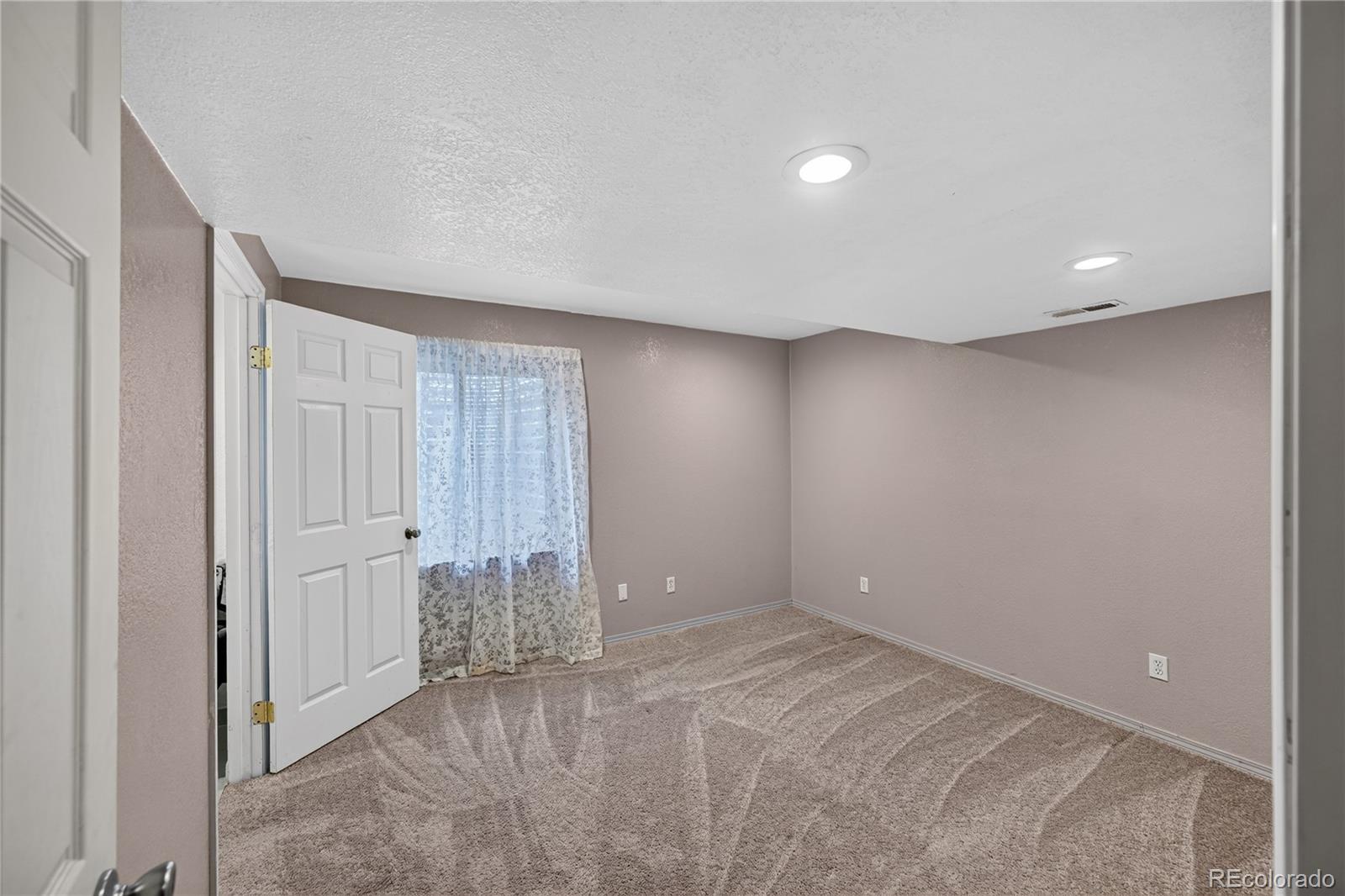 MLS Image #18 for 12778 e wyoming circle,aurora, Colorado