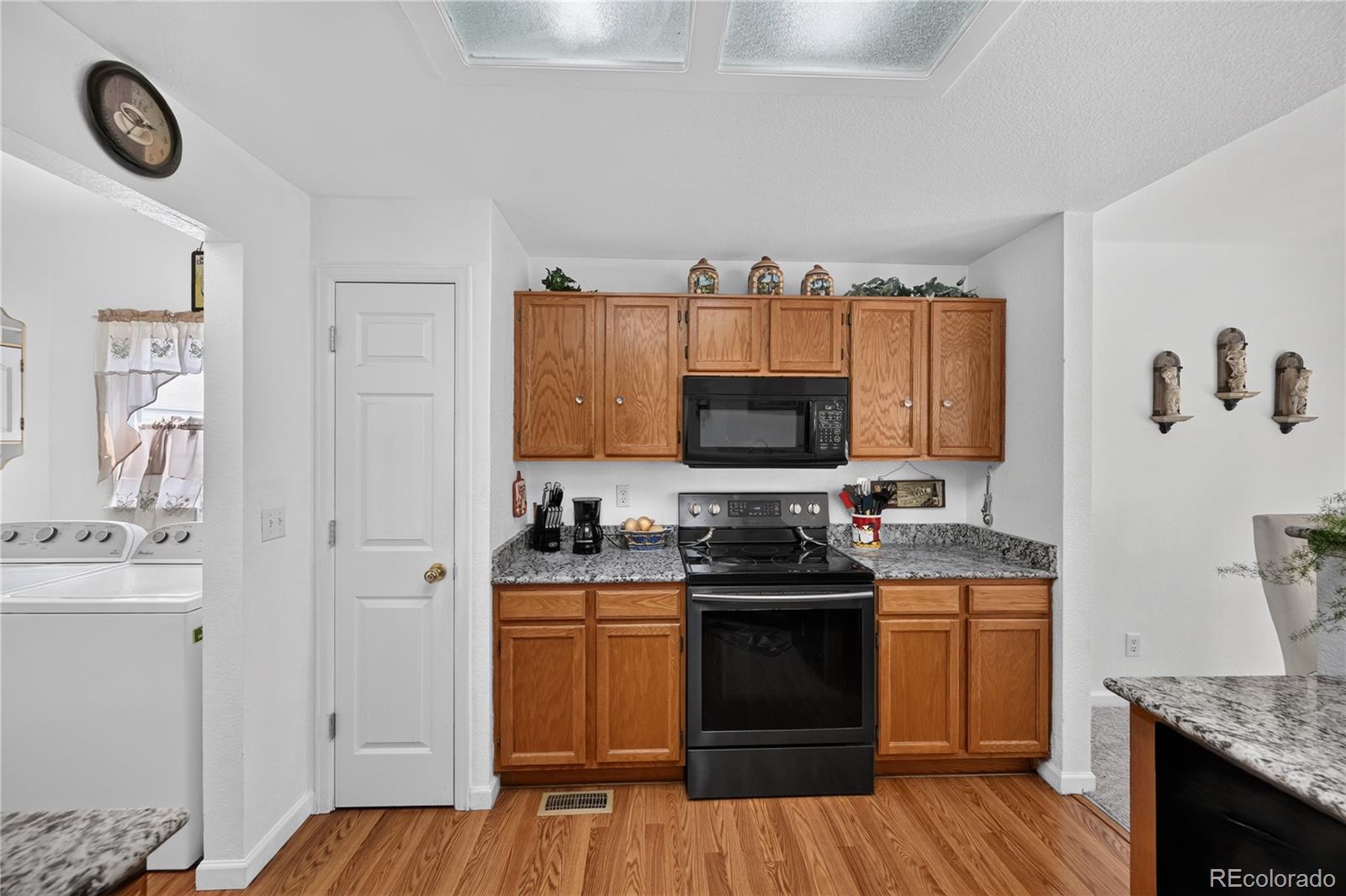 MLS Image #8 for 12778 e wyoming circle,aurora, Colorado