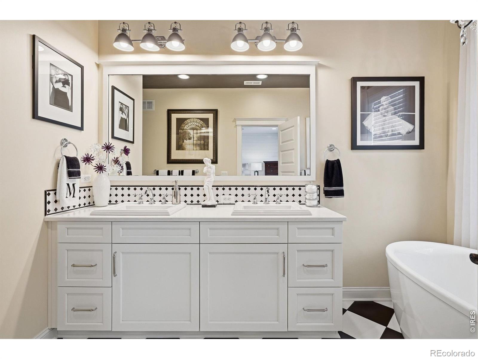MLS Image #15 for 5881 n beeler street,denver, Colorado