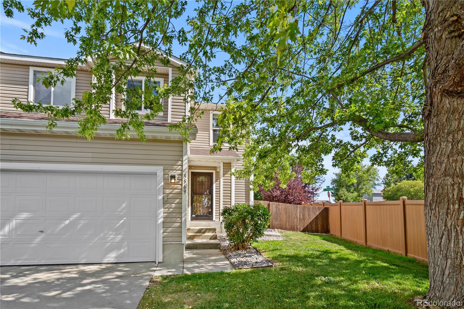 MLS Image #2 for 5569 s quemoy circle,aurora, Colorado