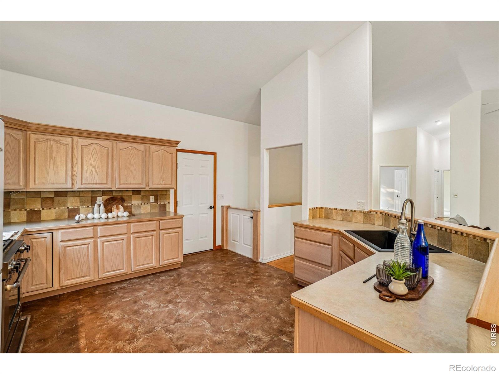 MLS Image #11 for 1670  stove prairie circle,loveland, Colorado