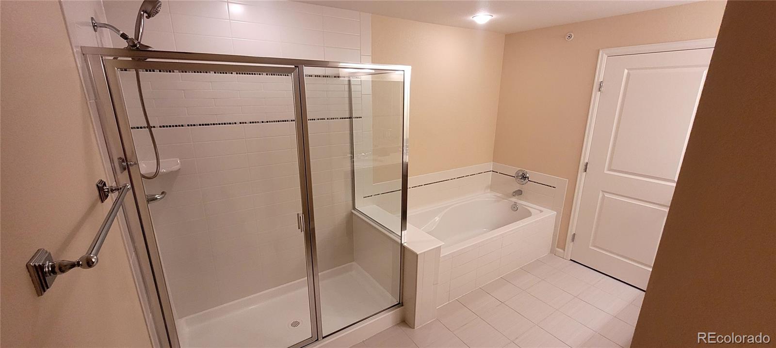 MLS Image #14 for 8185 e lowry boulevard,denver, Colorado