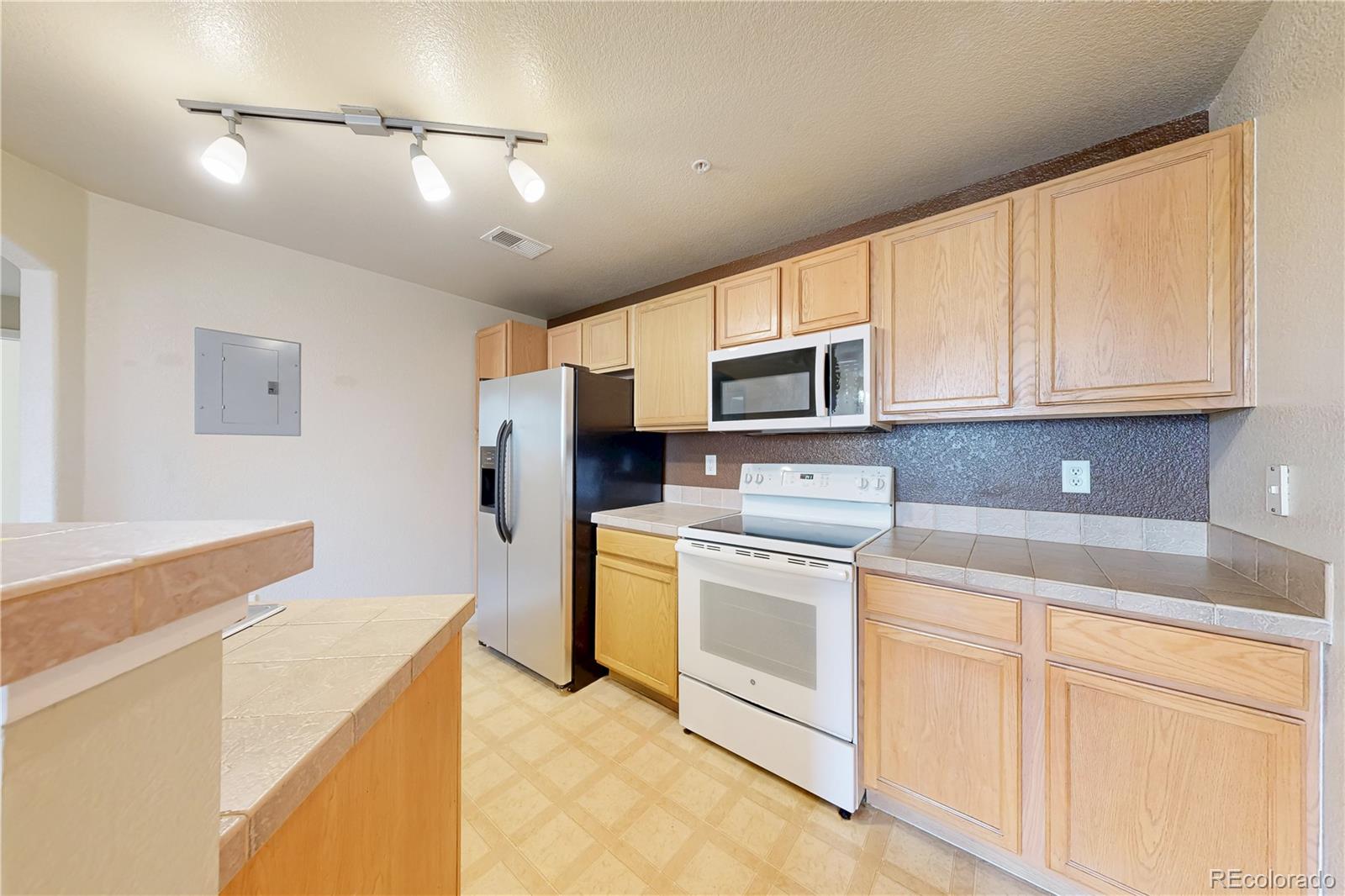 MLS Image #11 for 5703 n gibralter way 205,aurora, Colorado