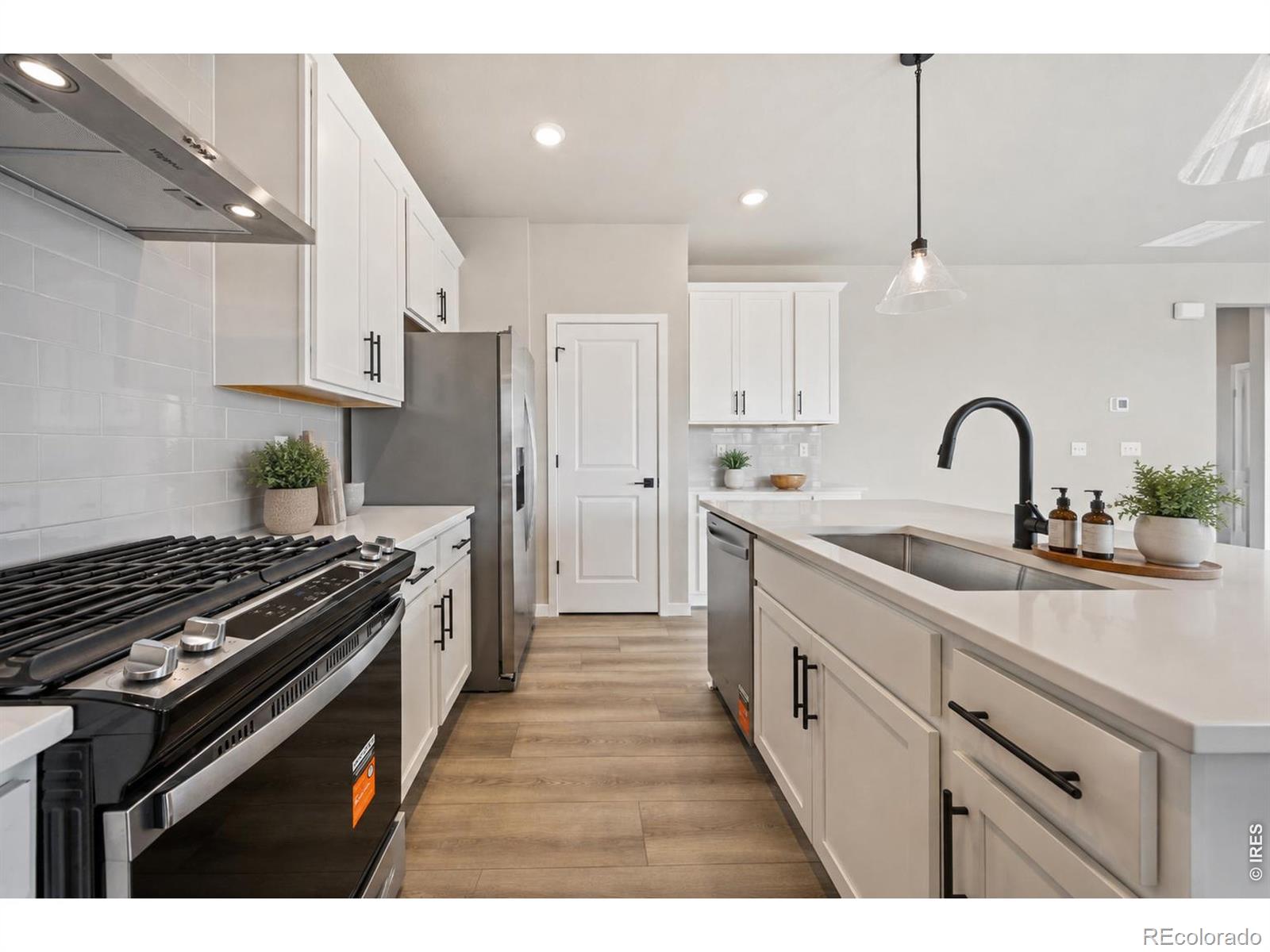 MLS Image #10 for 7336  swan river street,frederick, Colorado