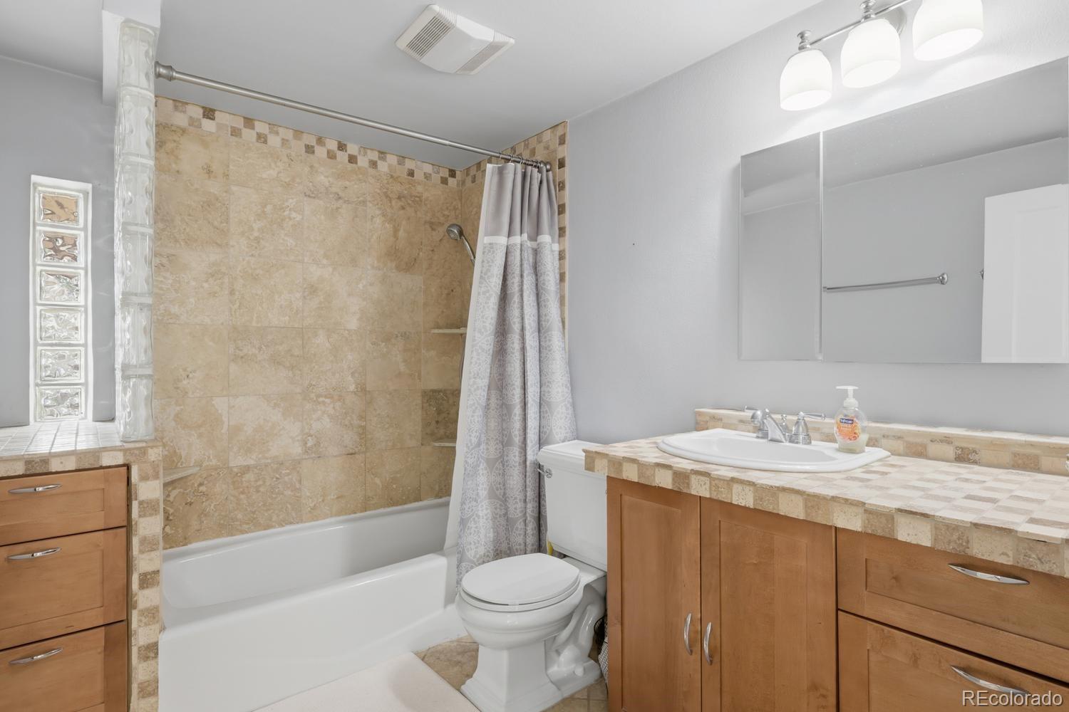 MLS Image #12 for 1796 w lake avenue,littleton, Colorado
