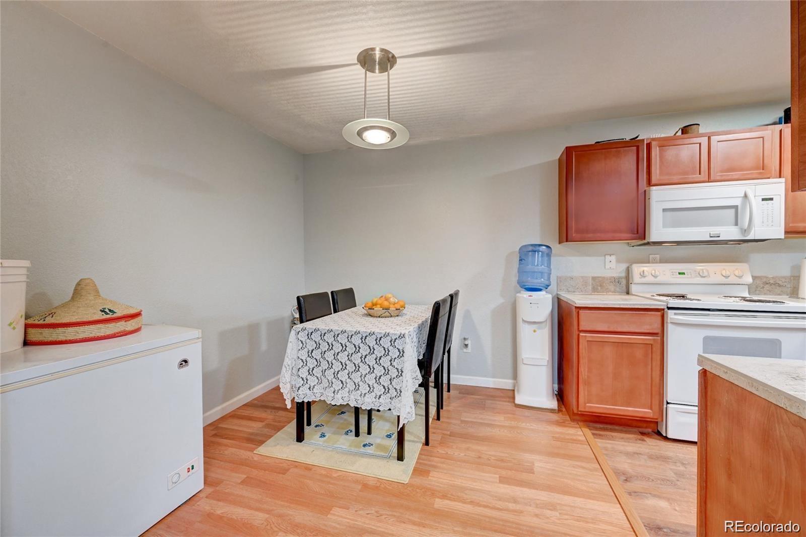 MLS Image #2 for 1075 s elkhart way,aurora, Colorado