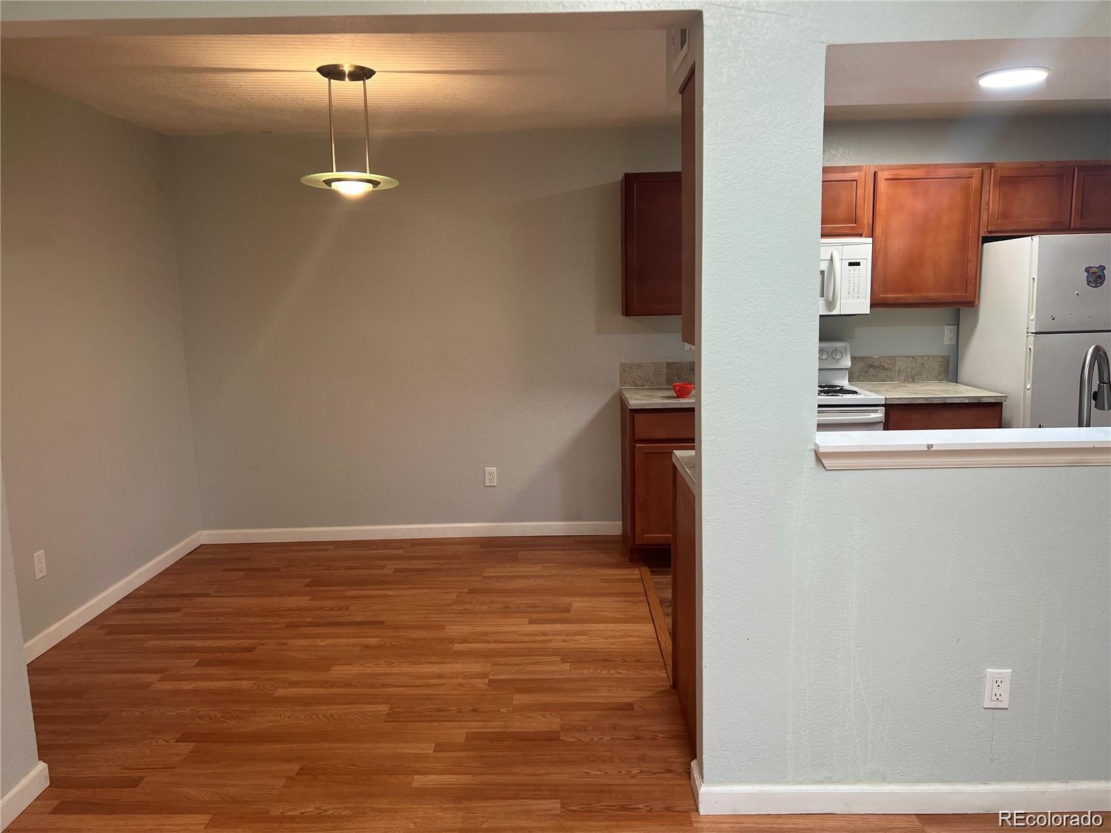 MLS Image #5 for 1075 s elkhart way,aurora, Colorado