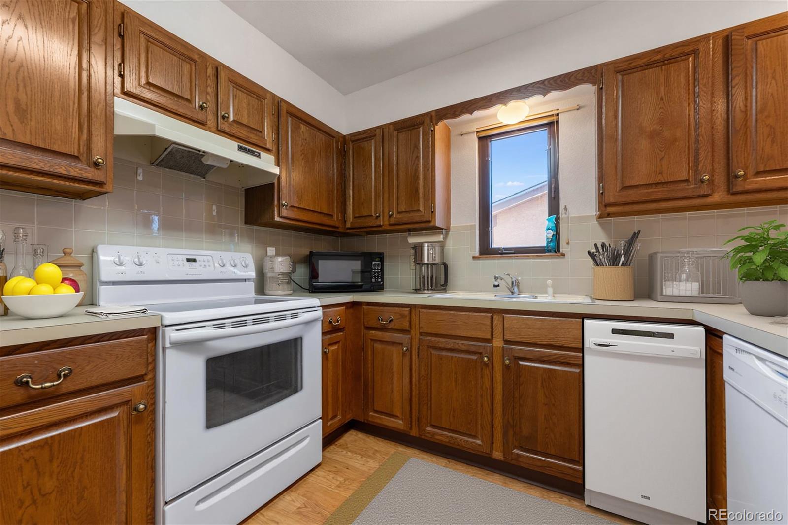 MLS Image #13 for 19  pineridge court,pueblo, Colorado