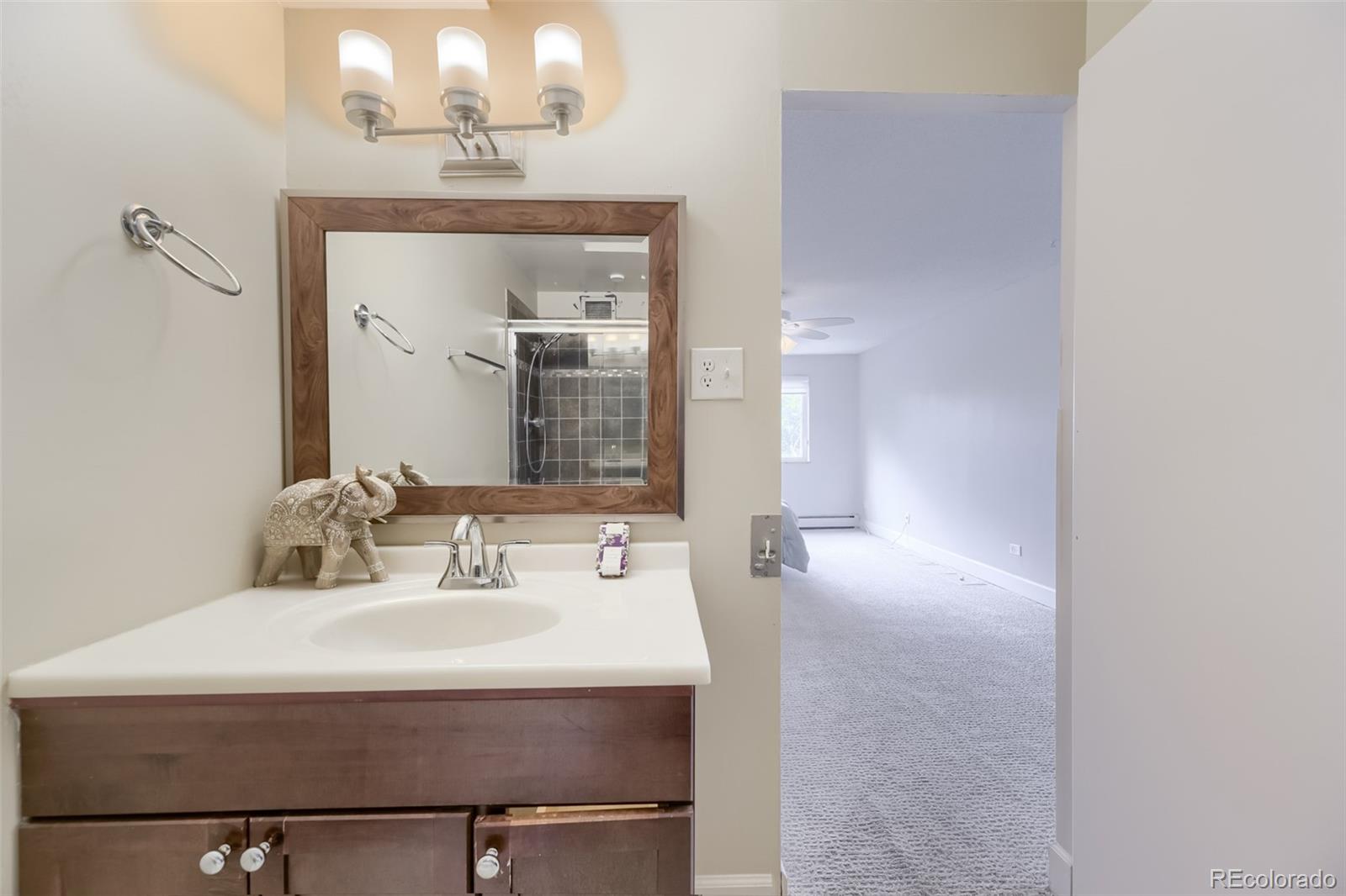 MLS Image #5 for 755 s alton way,denver, Colorado