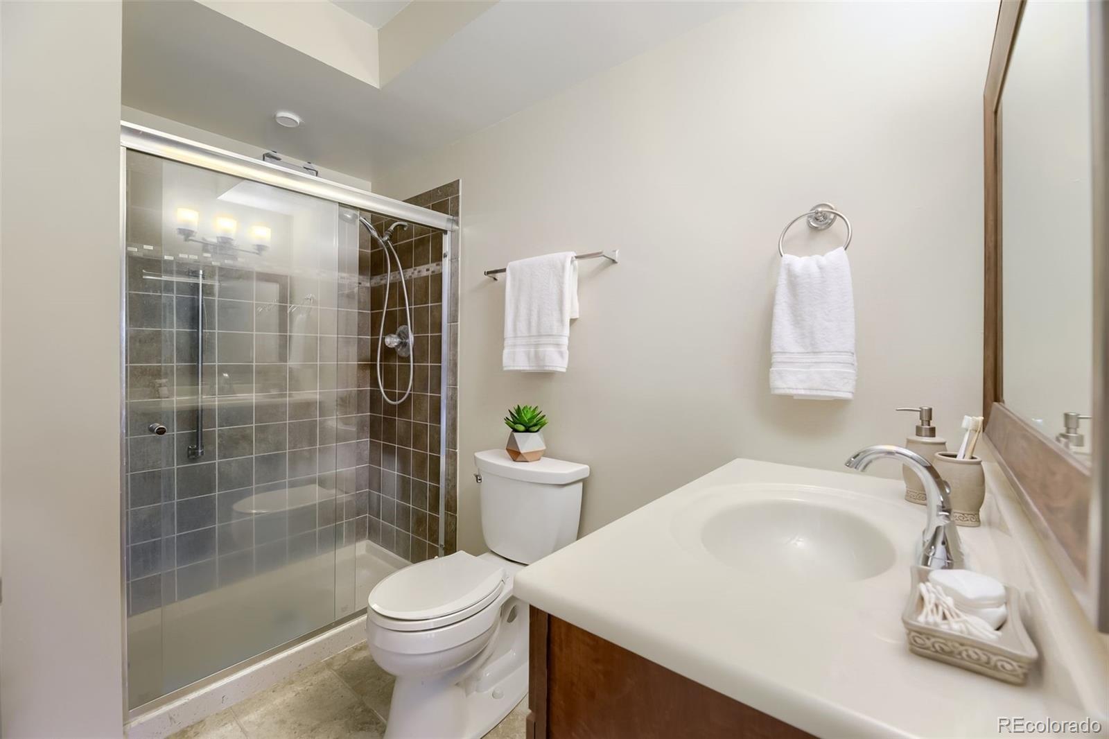 MLS Image #6 for 755 s alton way,denver, Colorado