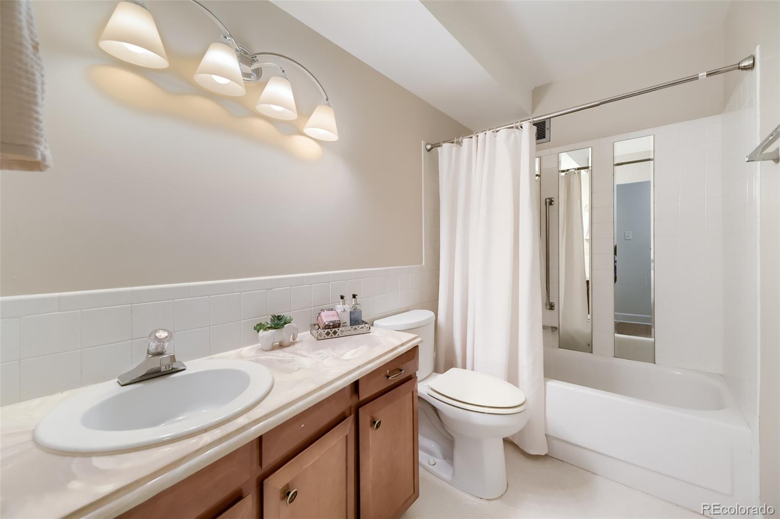 MLS Image #9 for 755 s alton way,denver, Colorado