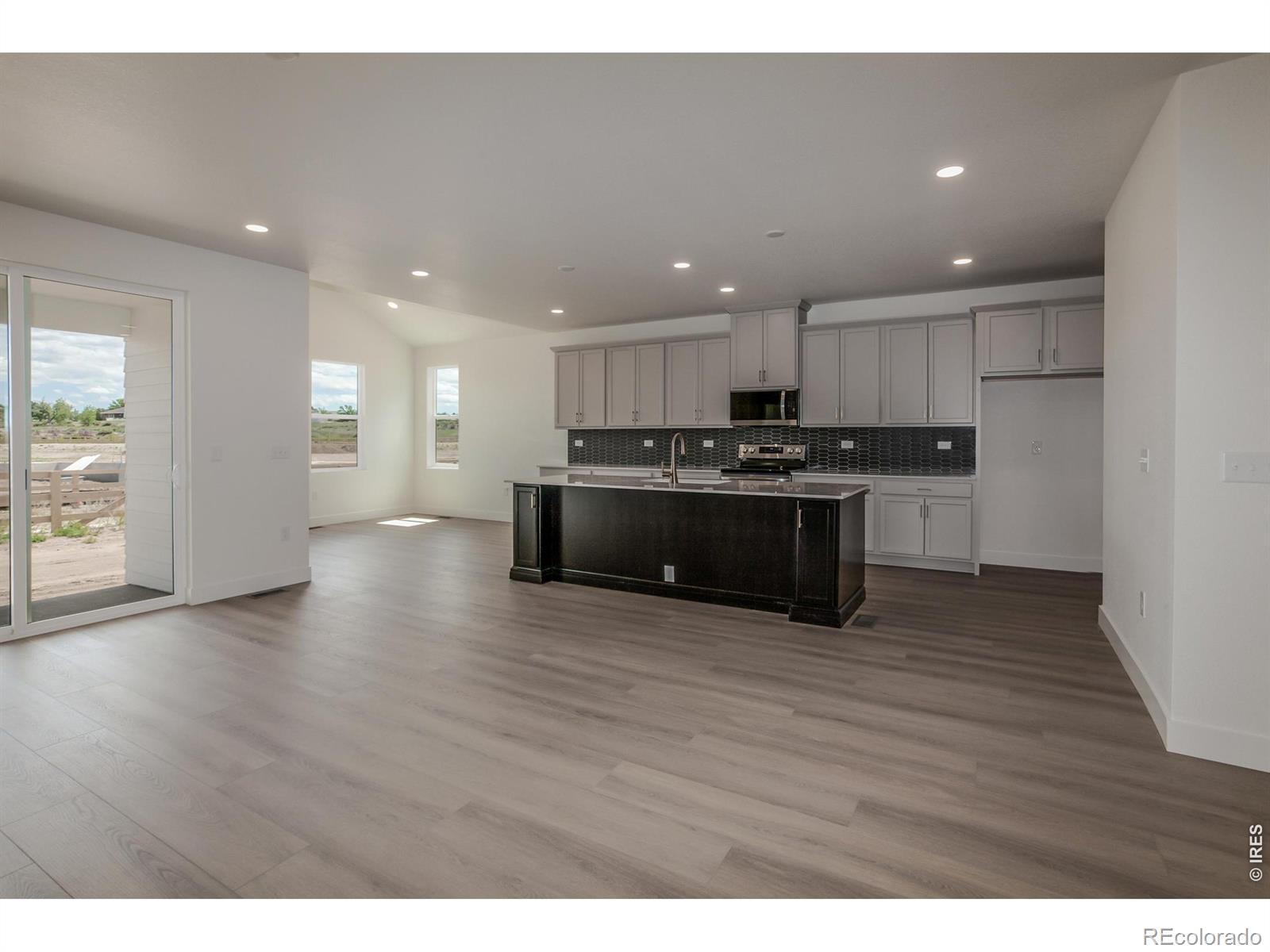 MLS Image #10 for 734  trumpet court,windsor, Colorado
