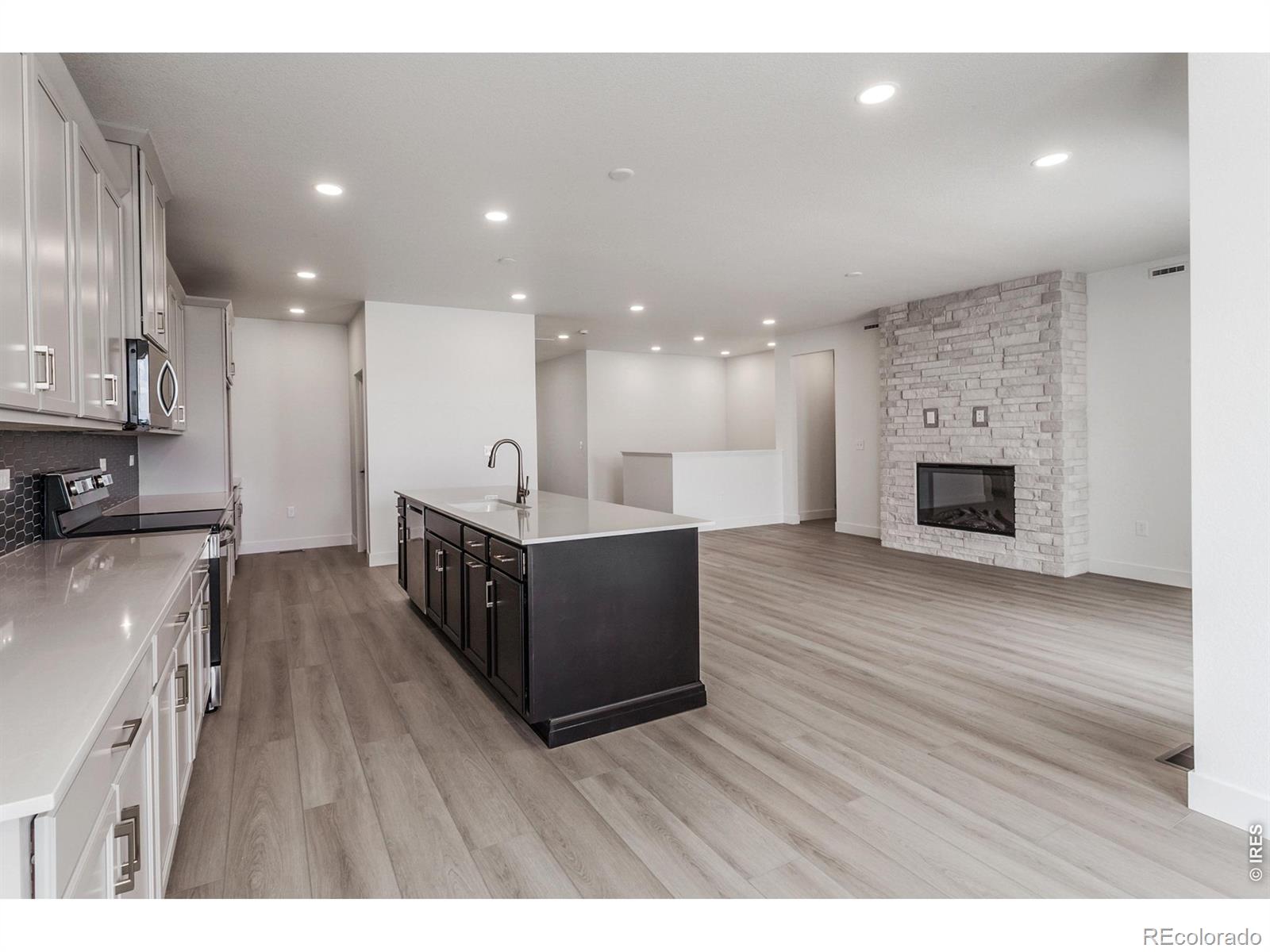 MLS Image #13 for 734  trumpet court,windsor, Colorado